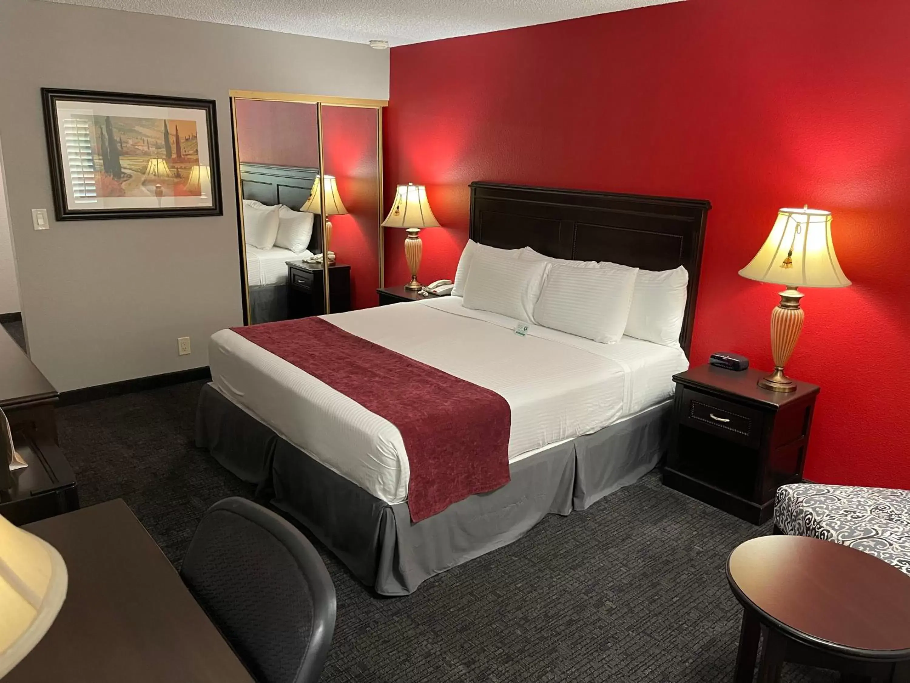 Bed in Laguna Hills Lodge-Irvine Spectrum Bed in Laguna Hills Lodge-Irvine Spectrum