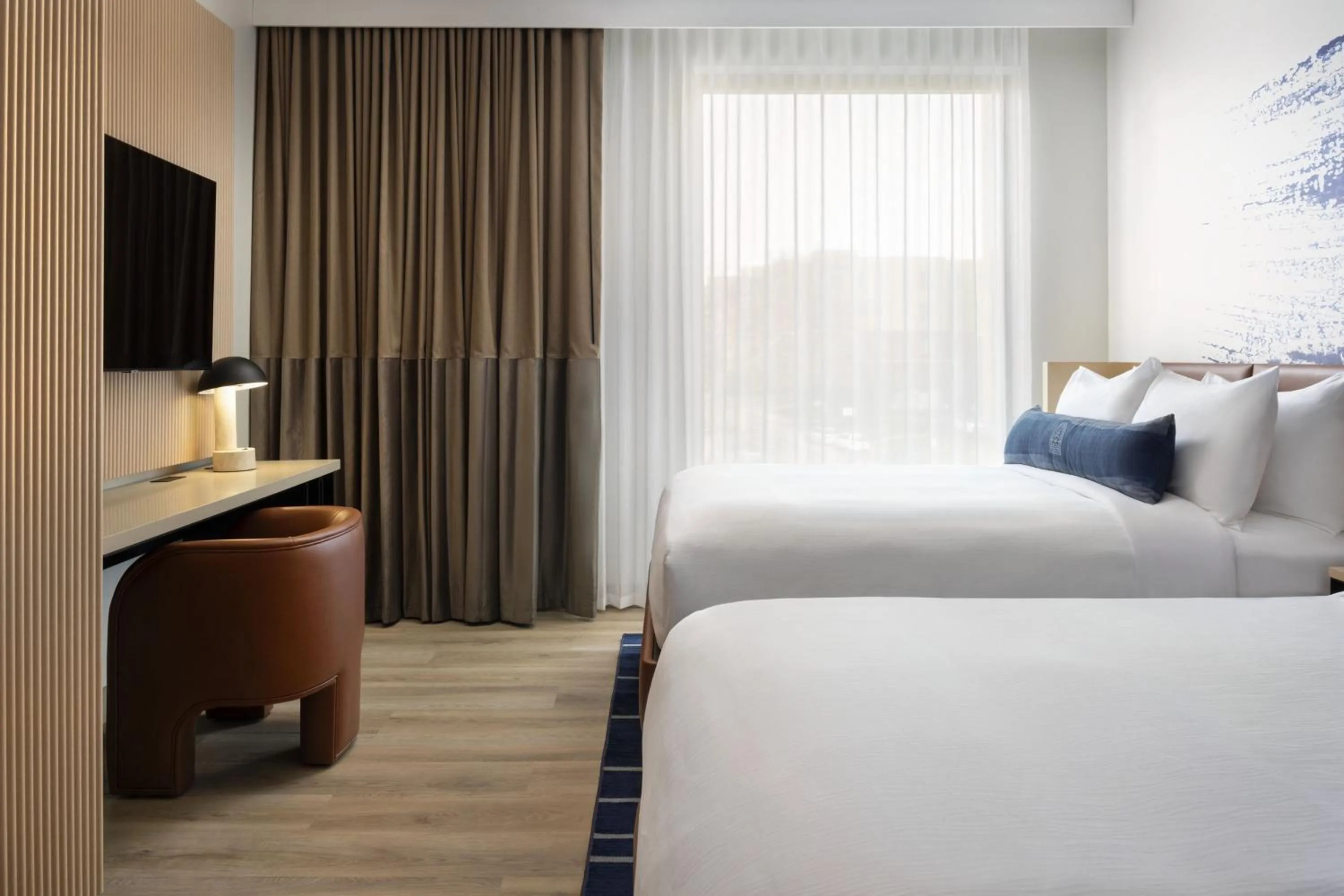 Photo of the whole room, Bed in Cascade Hotel, Kansas City, a Tribute Portfolio Hotel