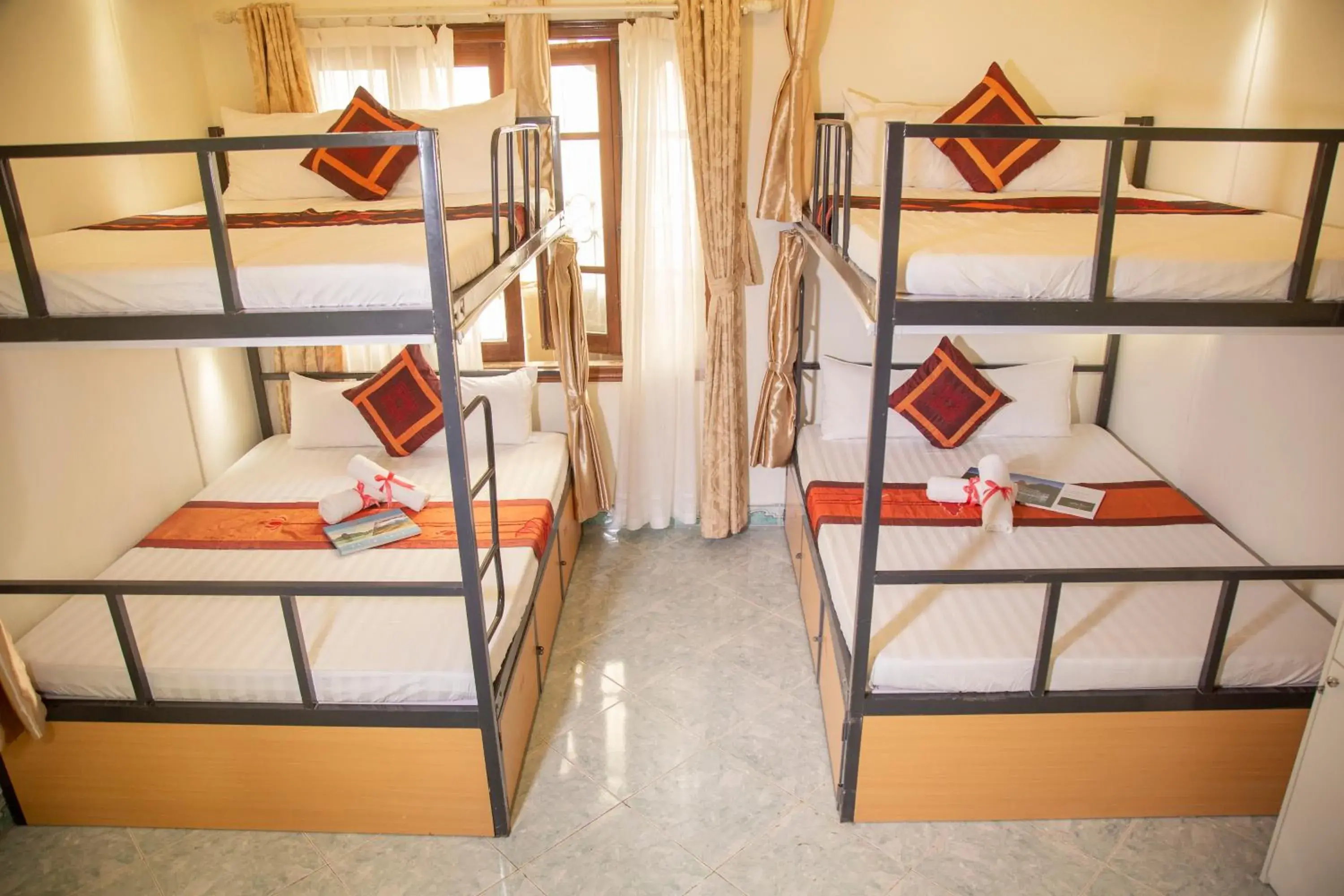 Bedroom, Bunk Bed in Hanoi City Backpackers Hostel