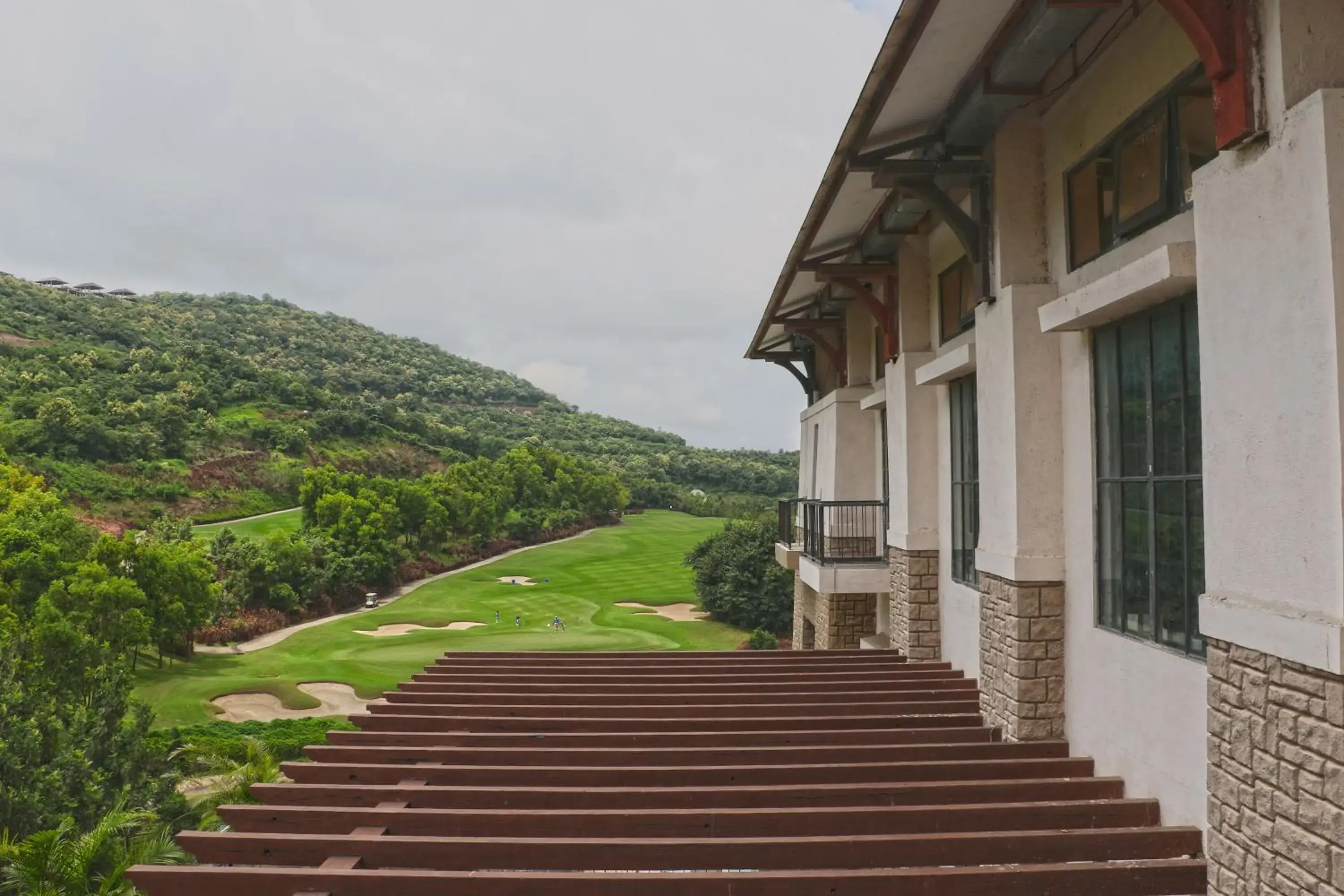 Property building in Oxford Golf Resort