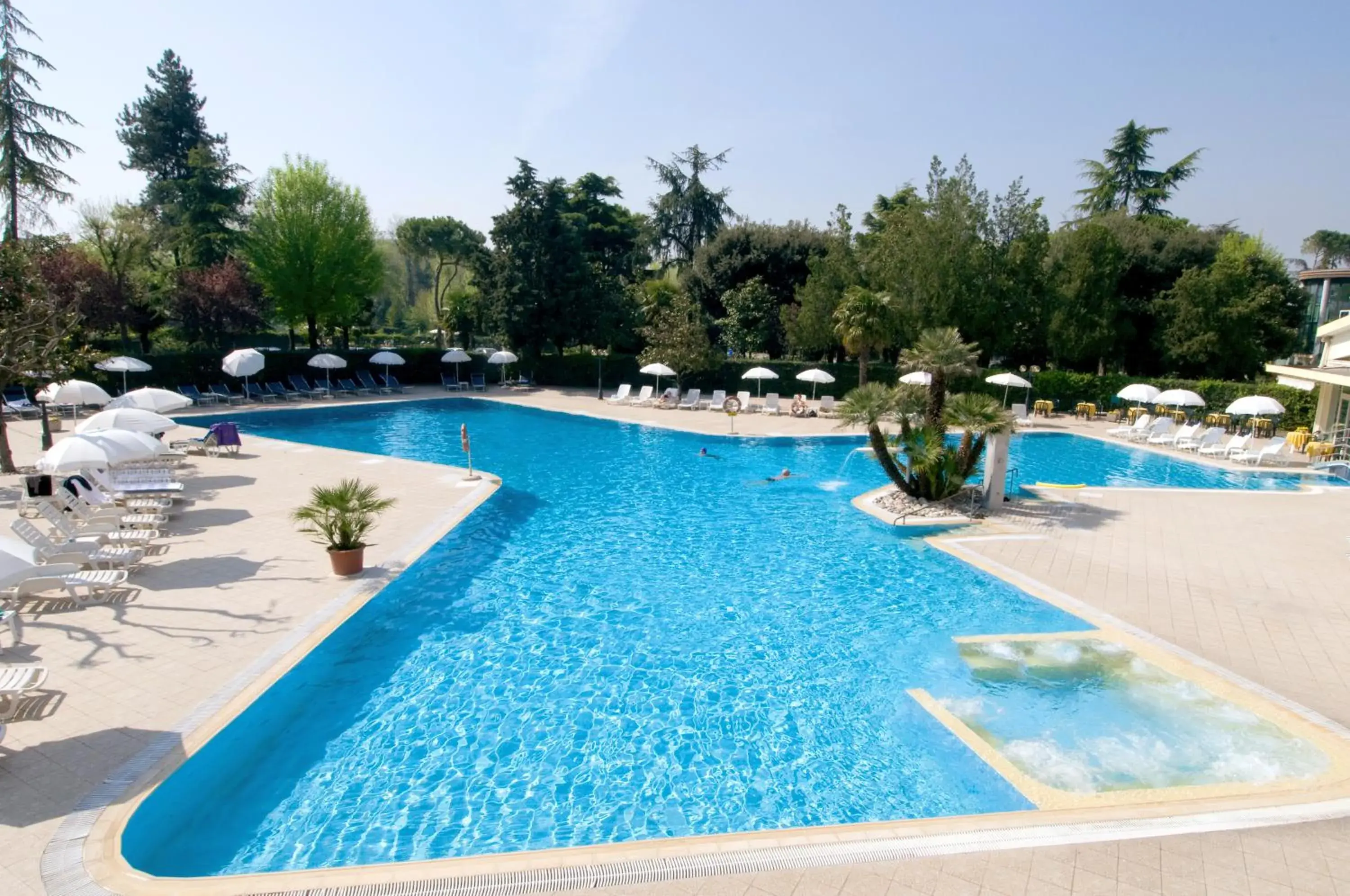 Property building, Swimming Pool in Hotel Internazionale Terme