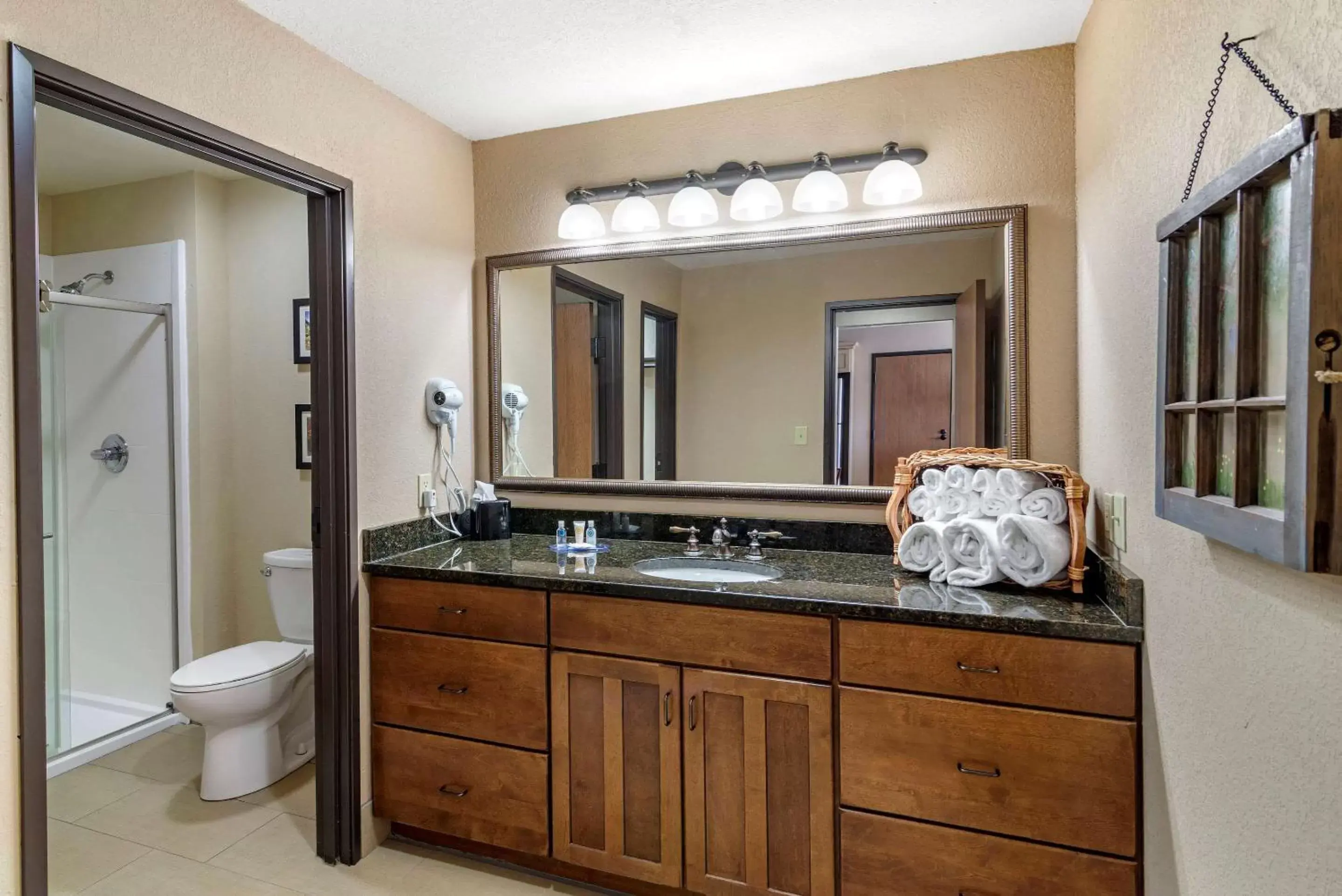 Photo of the whole room, Bathroom in Comfort Inn & Suites Blue Ridge