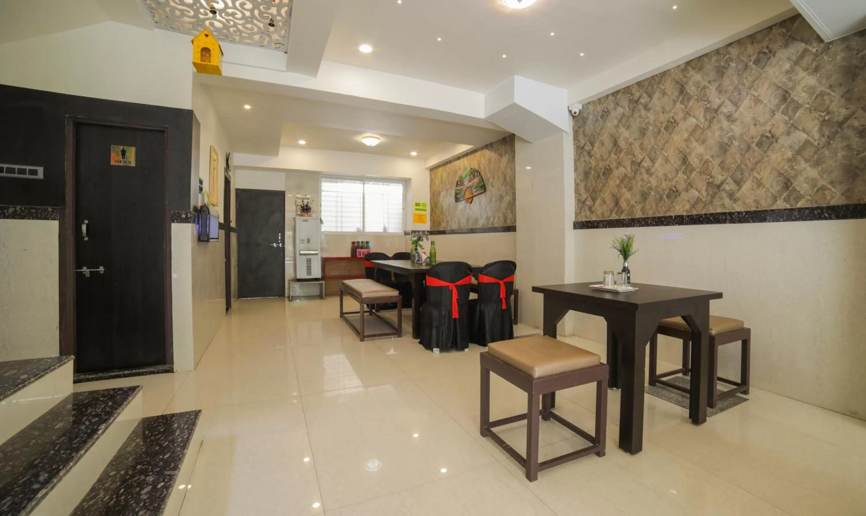 Restaurant/places to eat in Itsy Hotels Le Clover