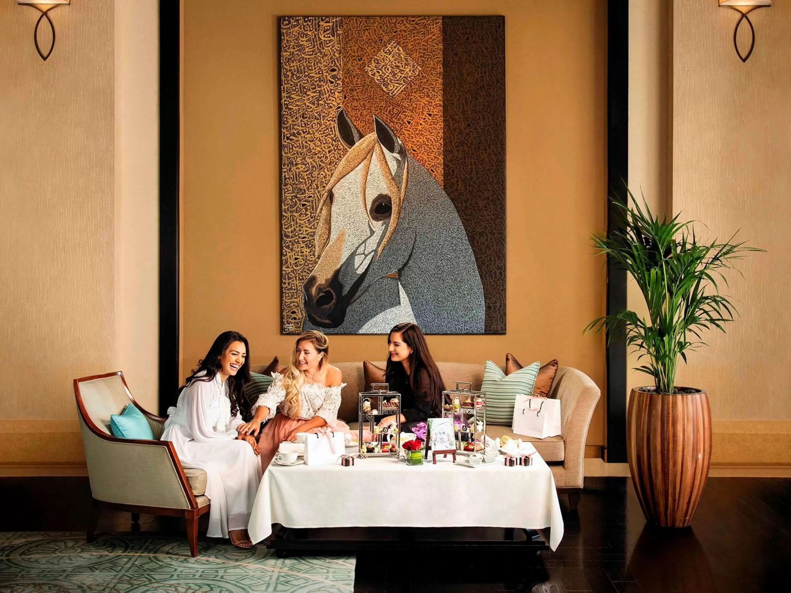 Lounge or bar in Fairmont The Palm