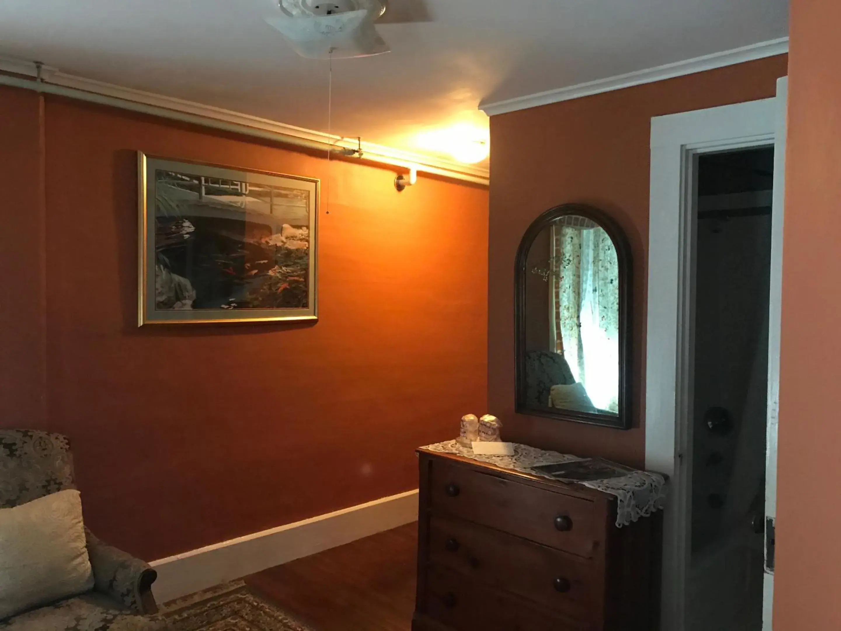 Bedroom, TV/Entertainment Center in Monadnock Inn