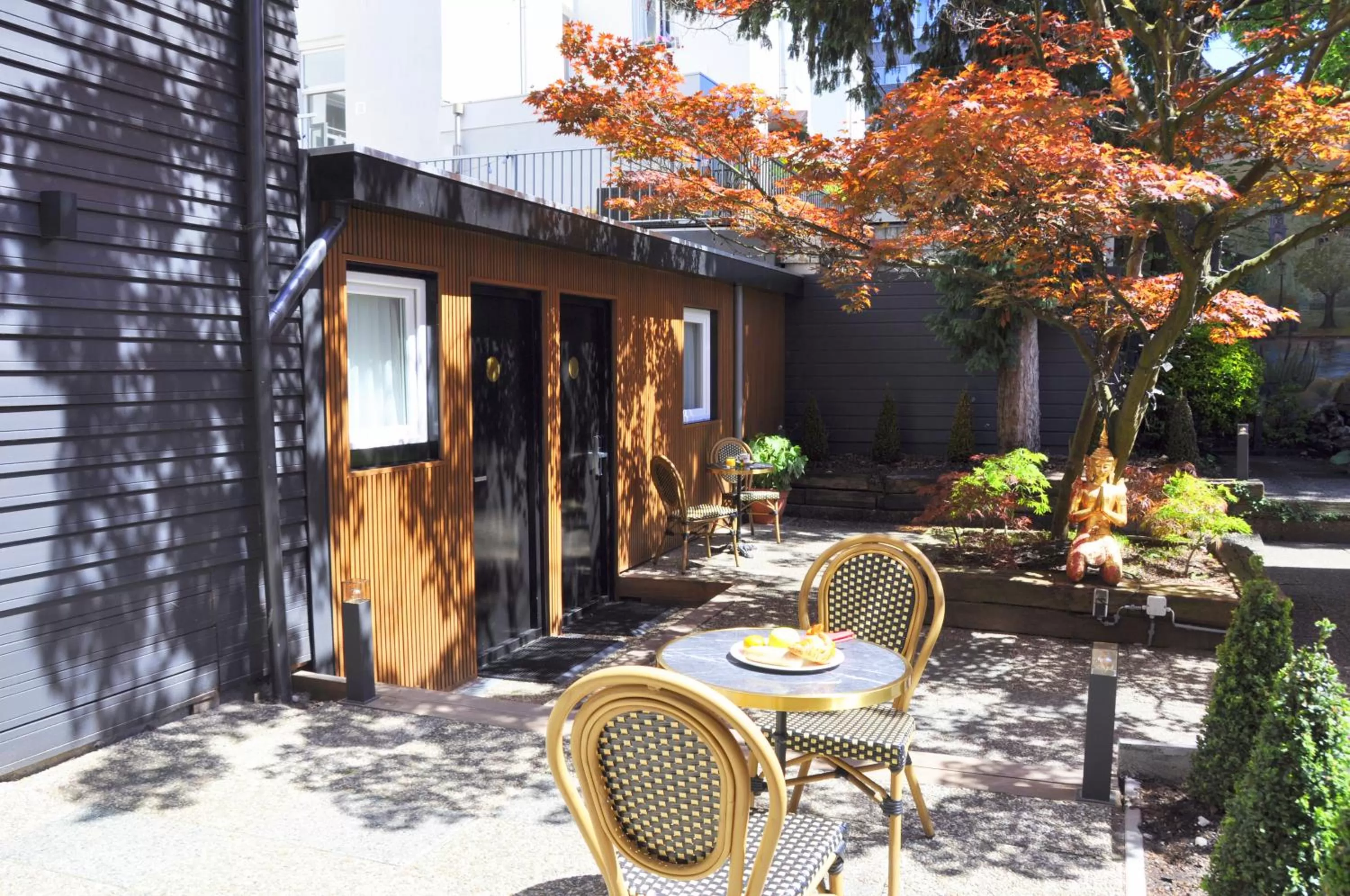 Garden in Huygens Place Amsterdam