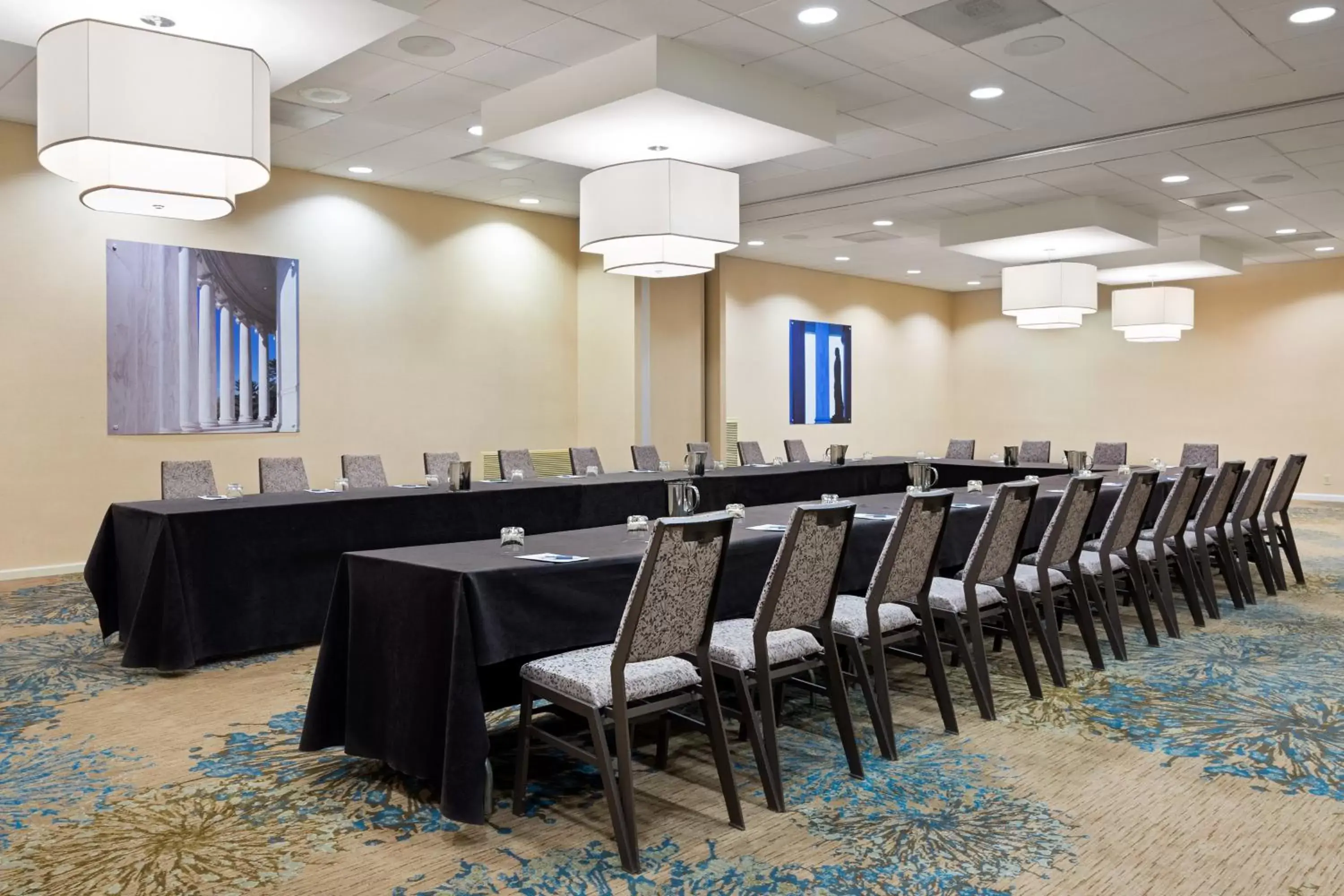 Meeting/conference room in The Westin Crystal City Reagan National Airport