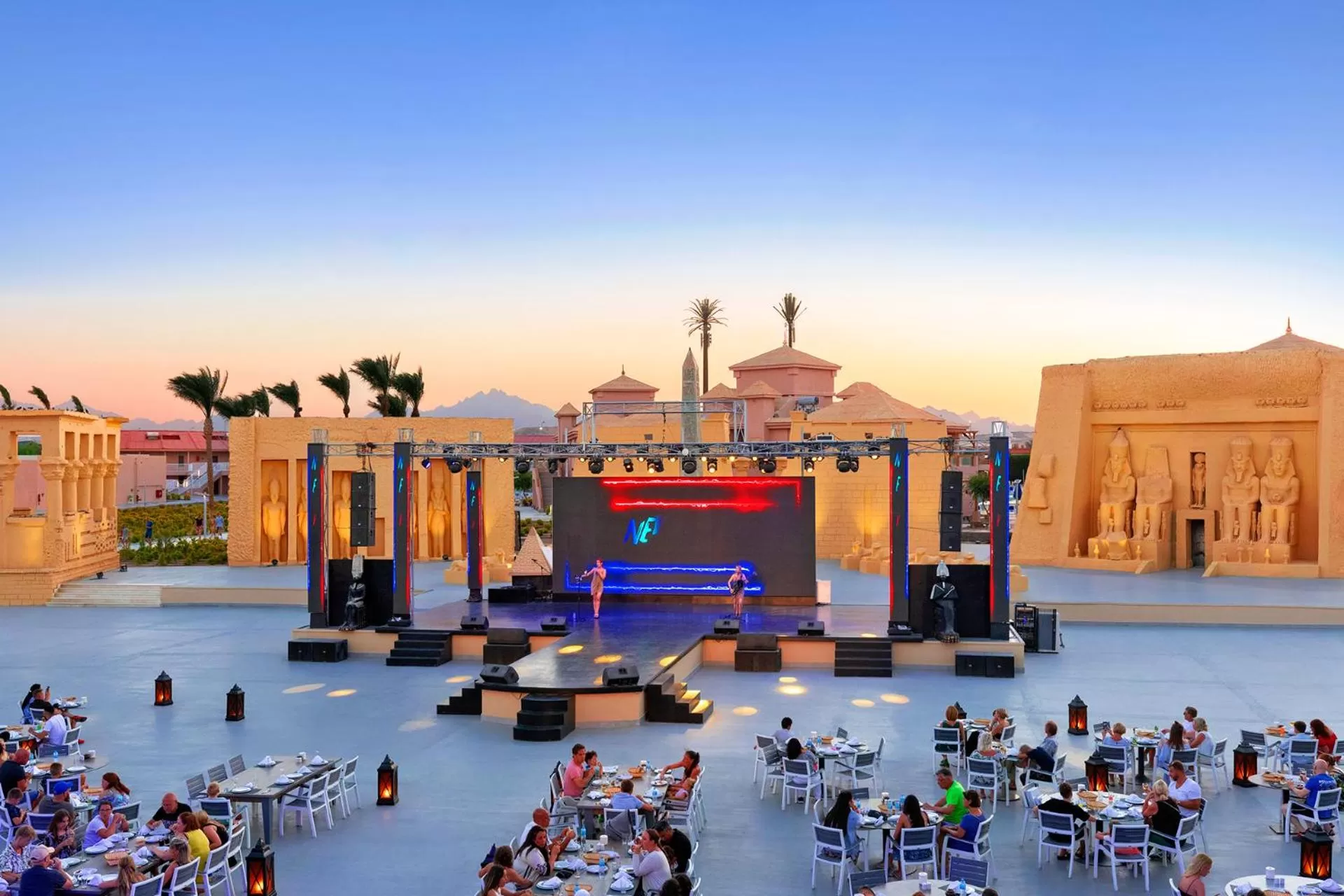 Evening entertainment in Pickalbatros Jungle Aqua Park - Neverland Hurghada