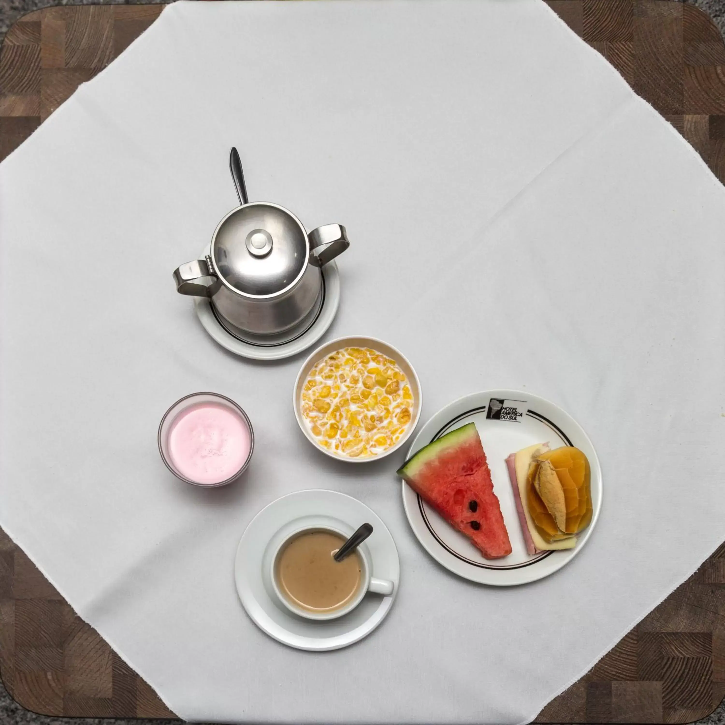 Breakfast, Coffee/Tea Facilities in Hotel America do Sul