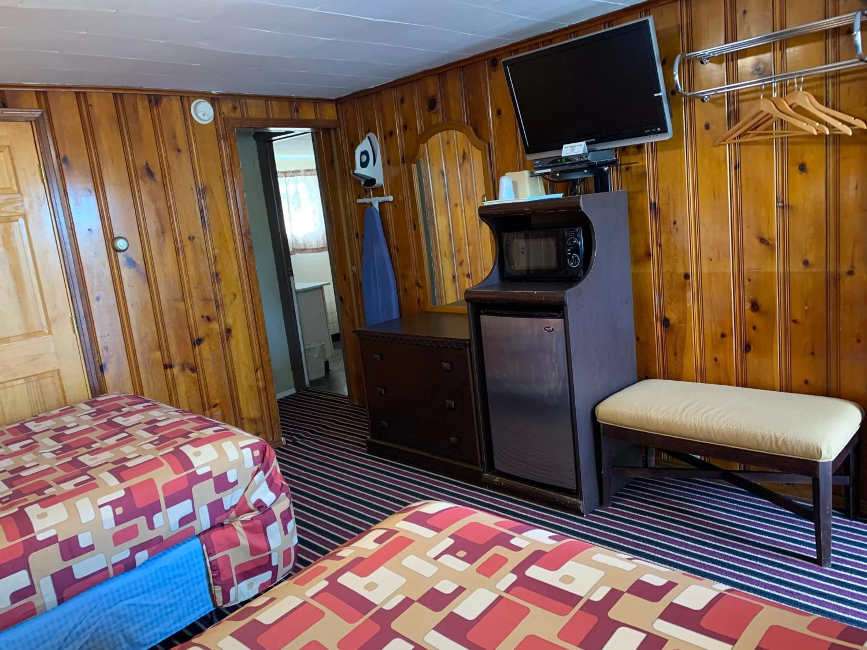 TV and multimedia, Bed in Budget Inn