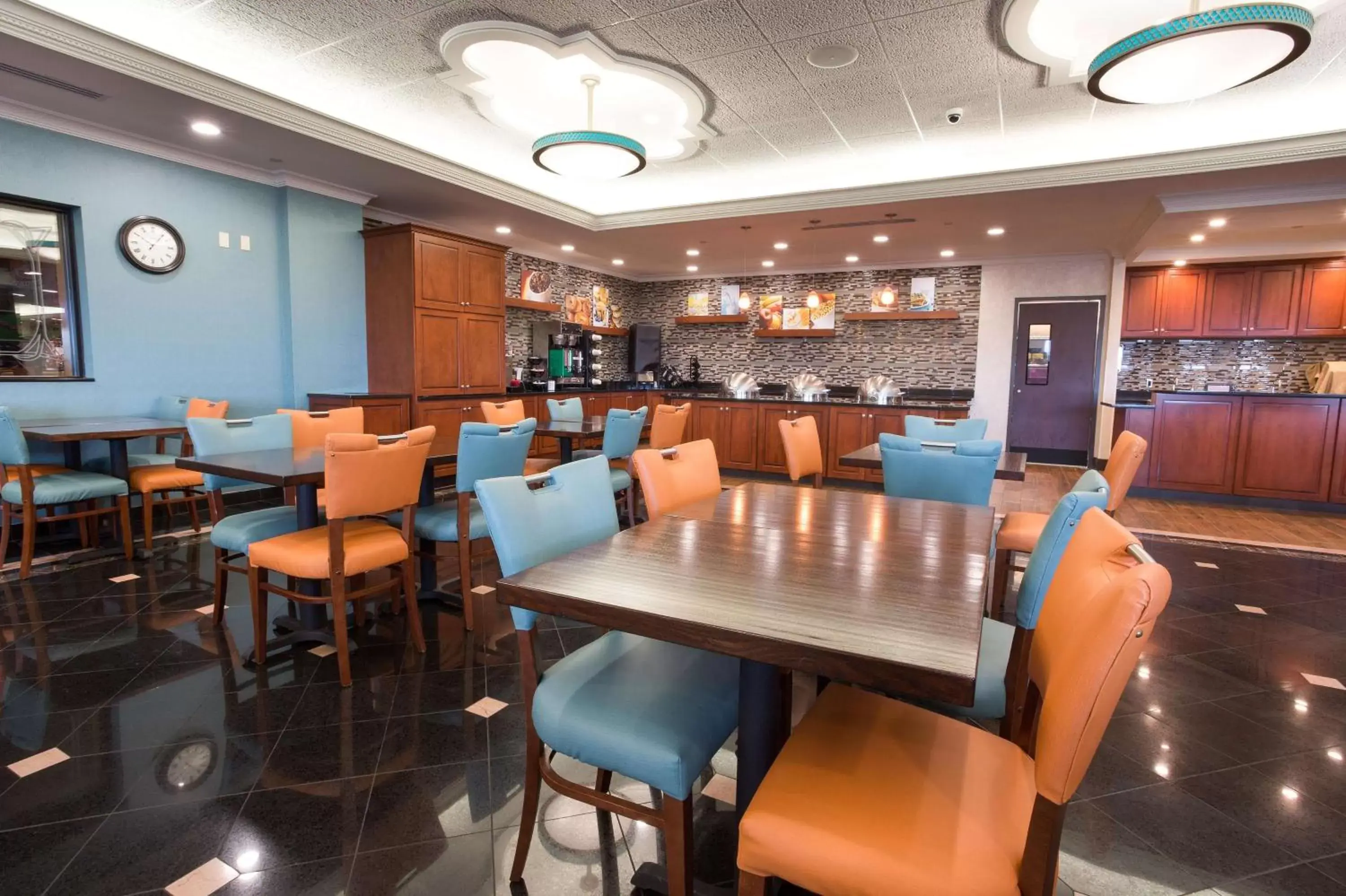 Restaurant/Places to Eat in Drury Inn & Suites St. Louis Creve Coeur