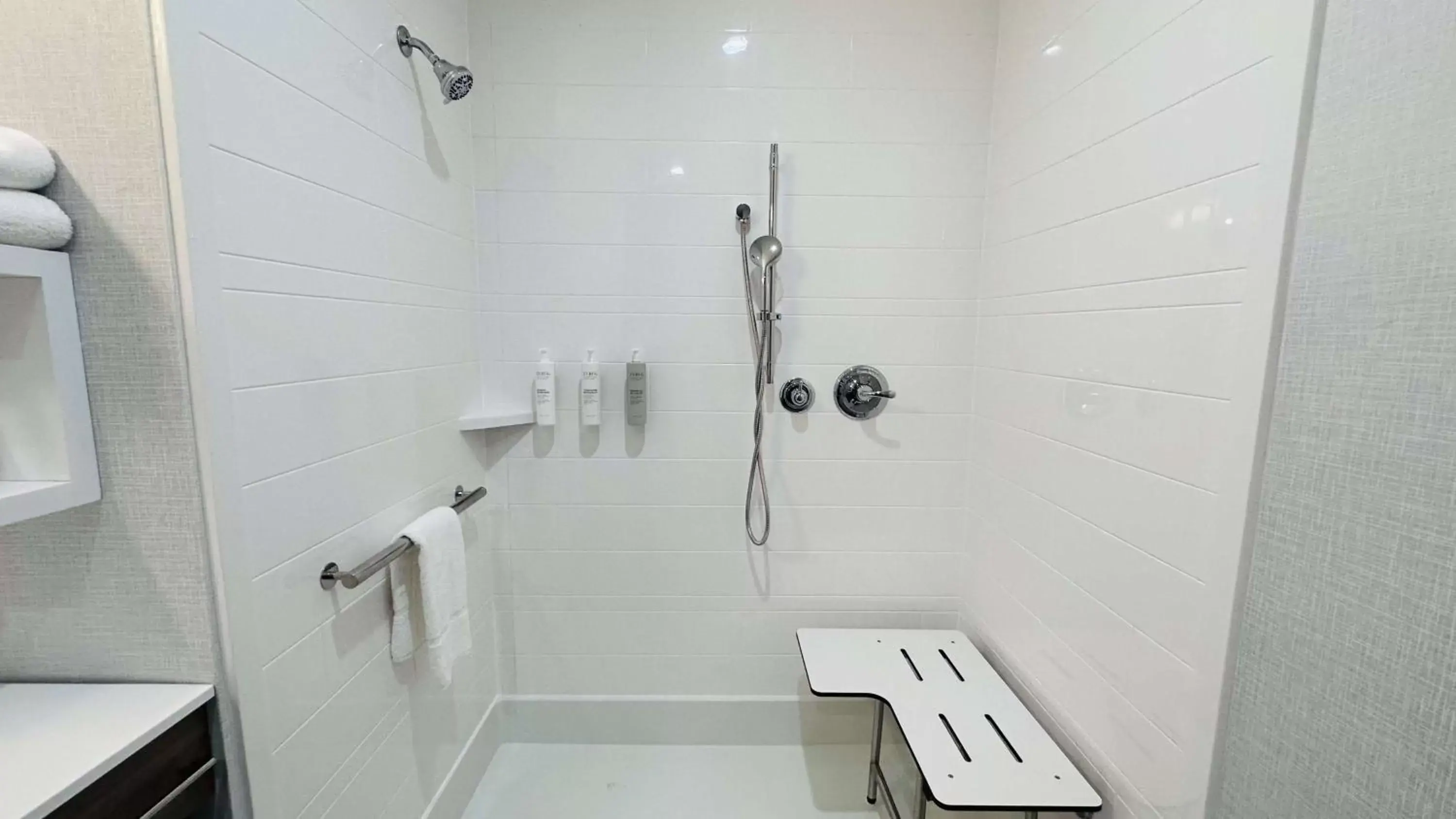 Bathroom in Hampton Inn & Suites Weatherford, Tx