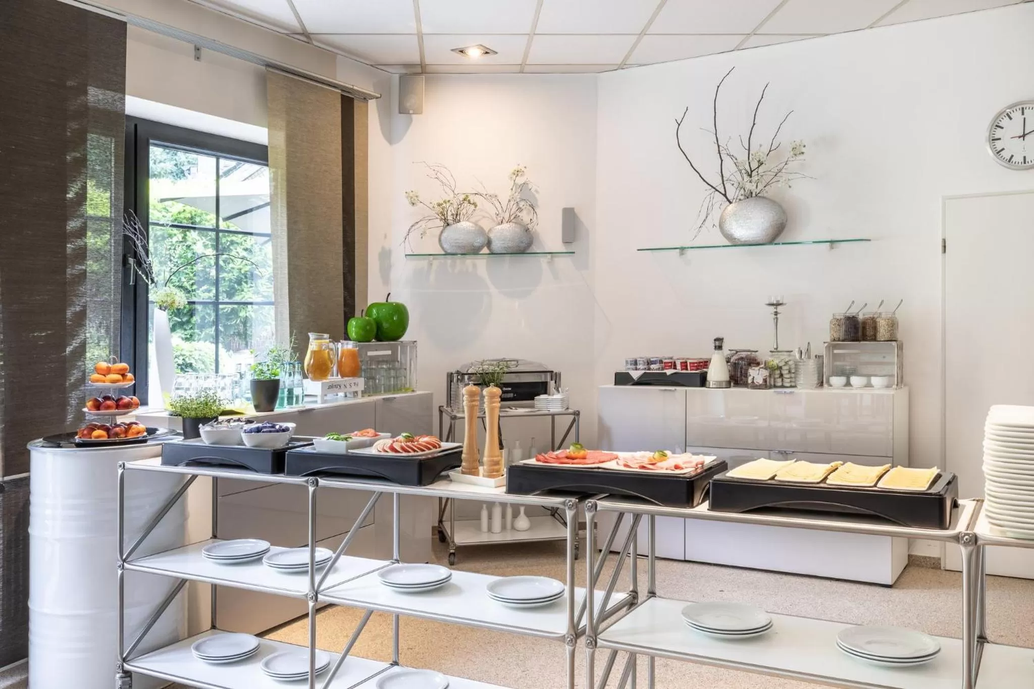 Buffet breakfast in Hotel Freiraum