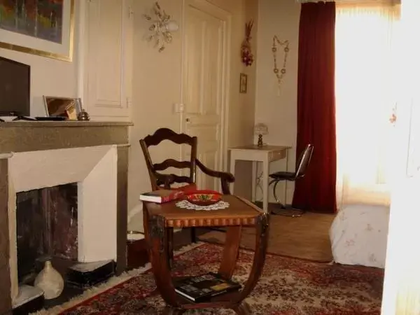 Dining Area in Sylvie BARON - Composition Française - Chambres d'hôtes