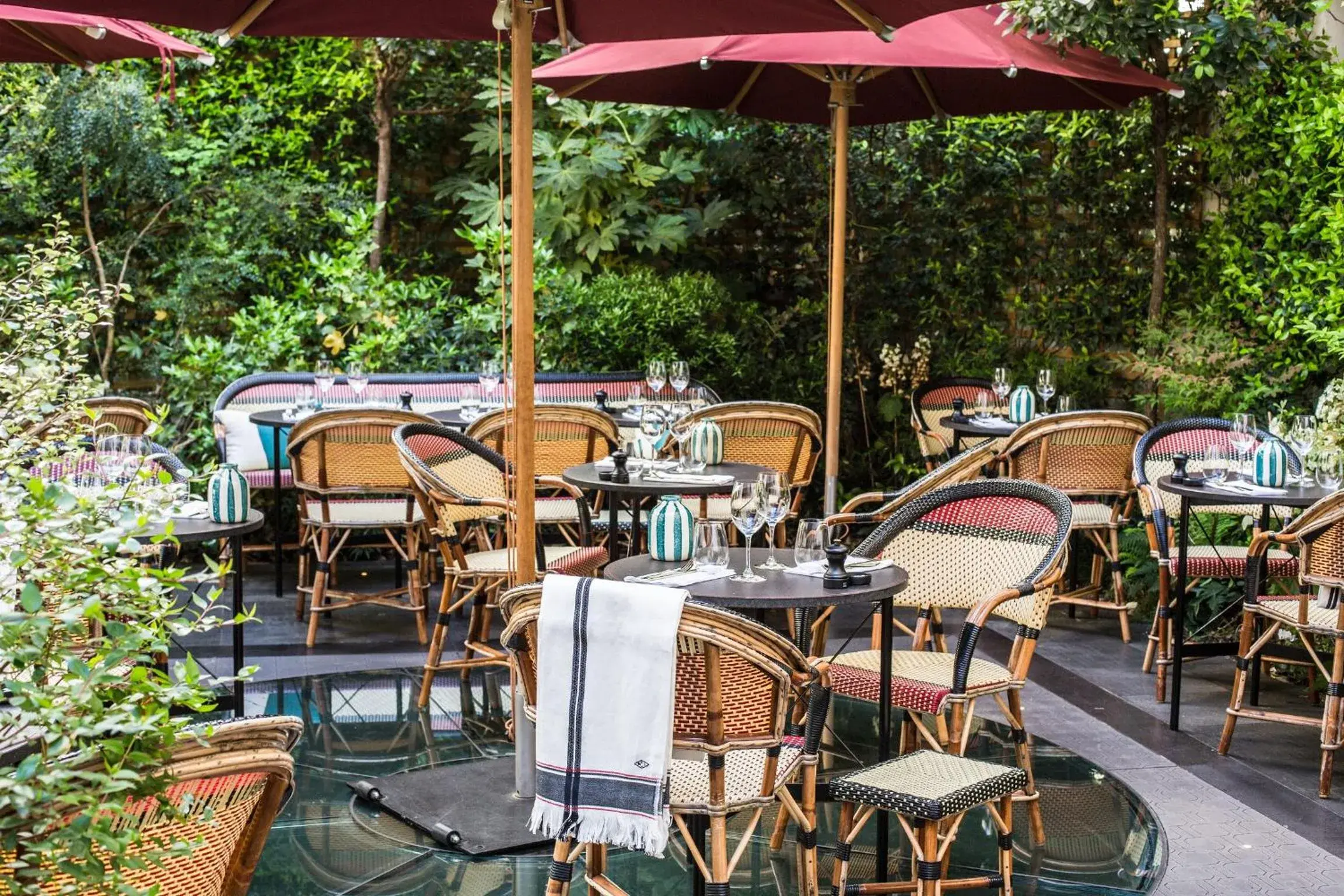 Patio, Restaurant/Places to Eat in Le Roch Hotel & Spa