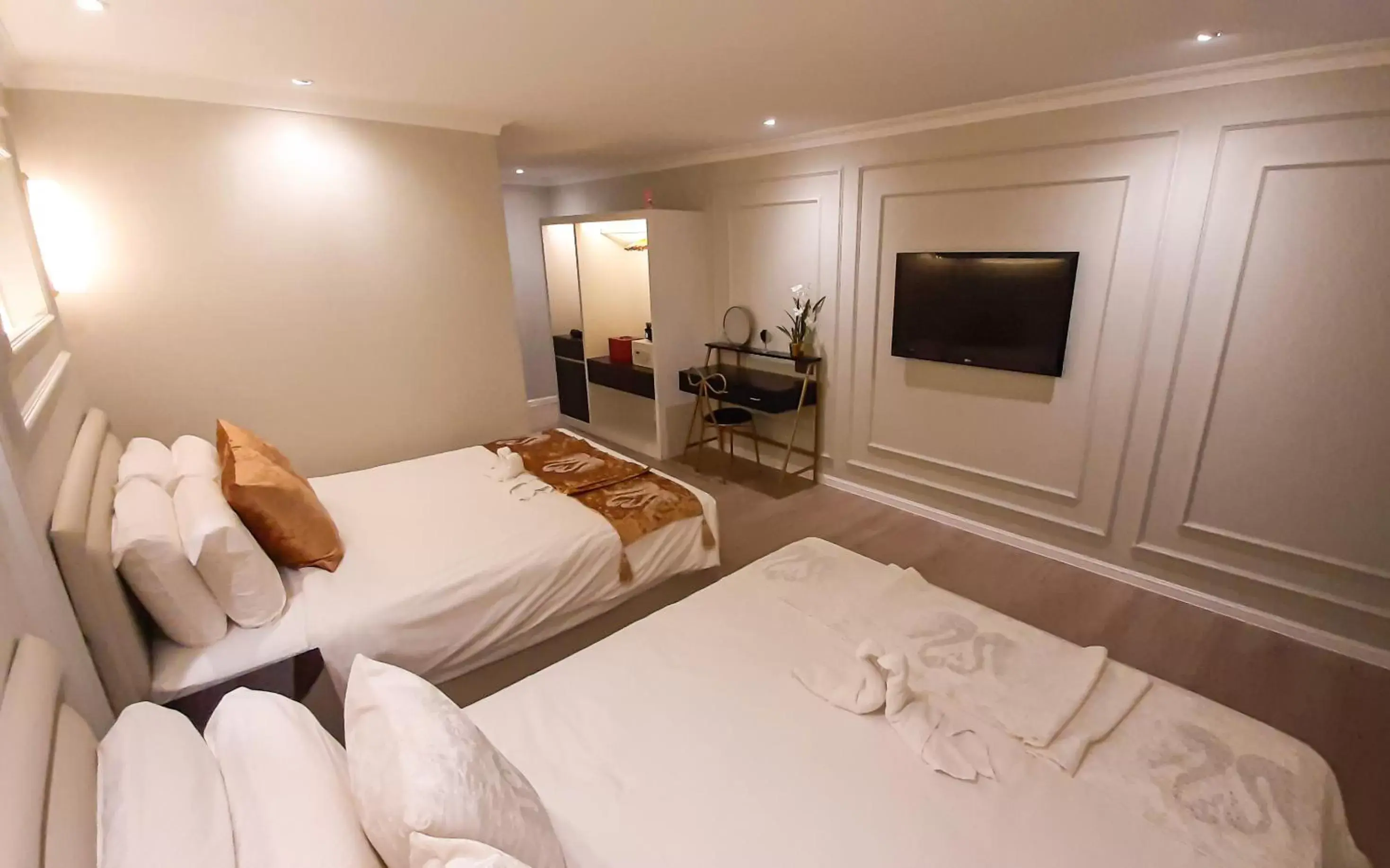 TV and multimedia, Bed in White Mansion Penang