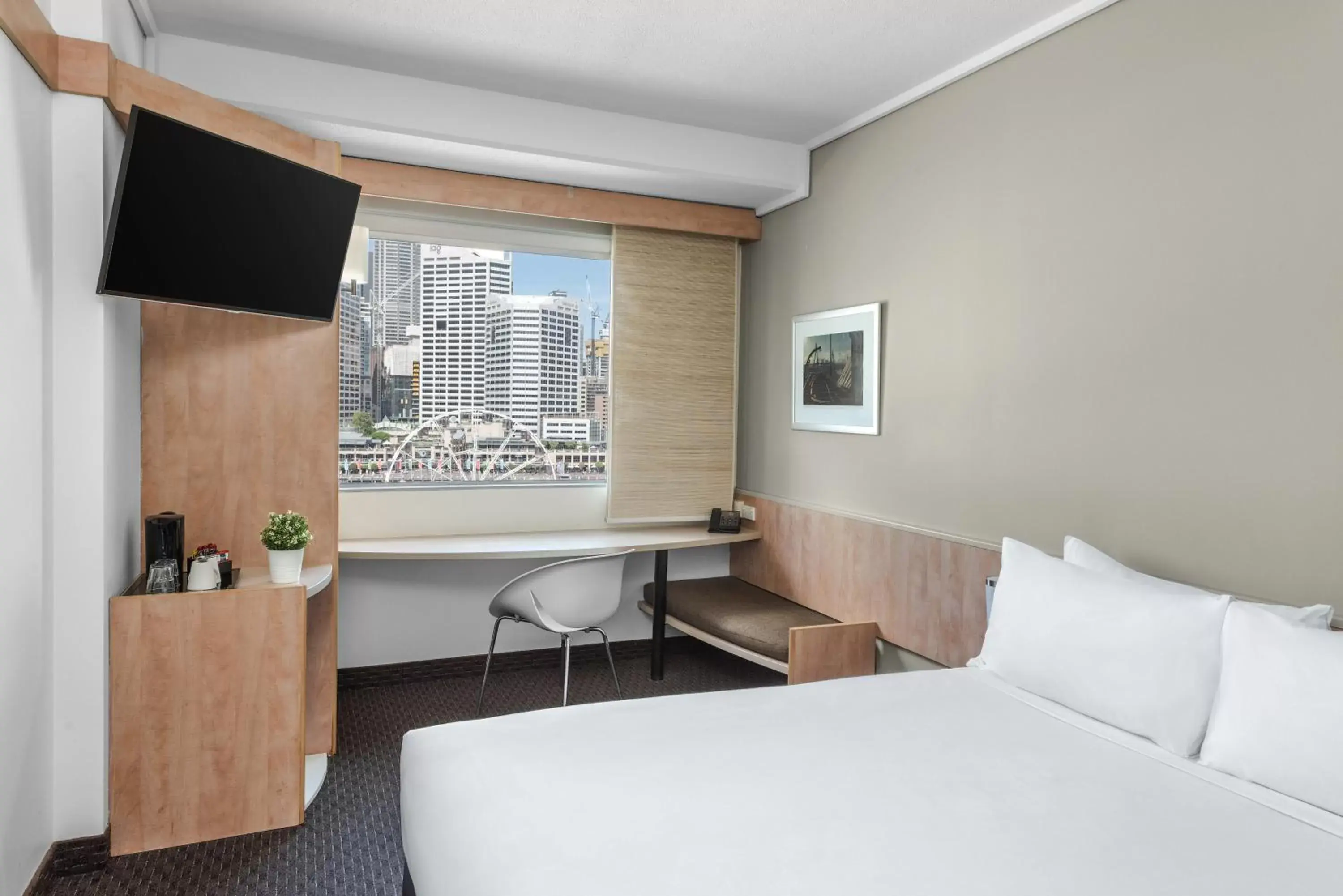 Bed in ibis Sydney Darling Harbour