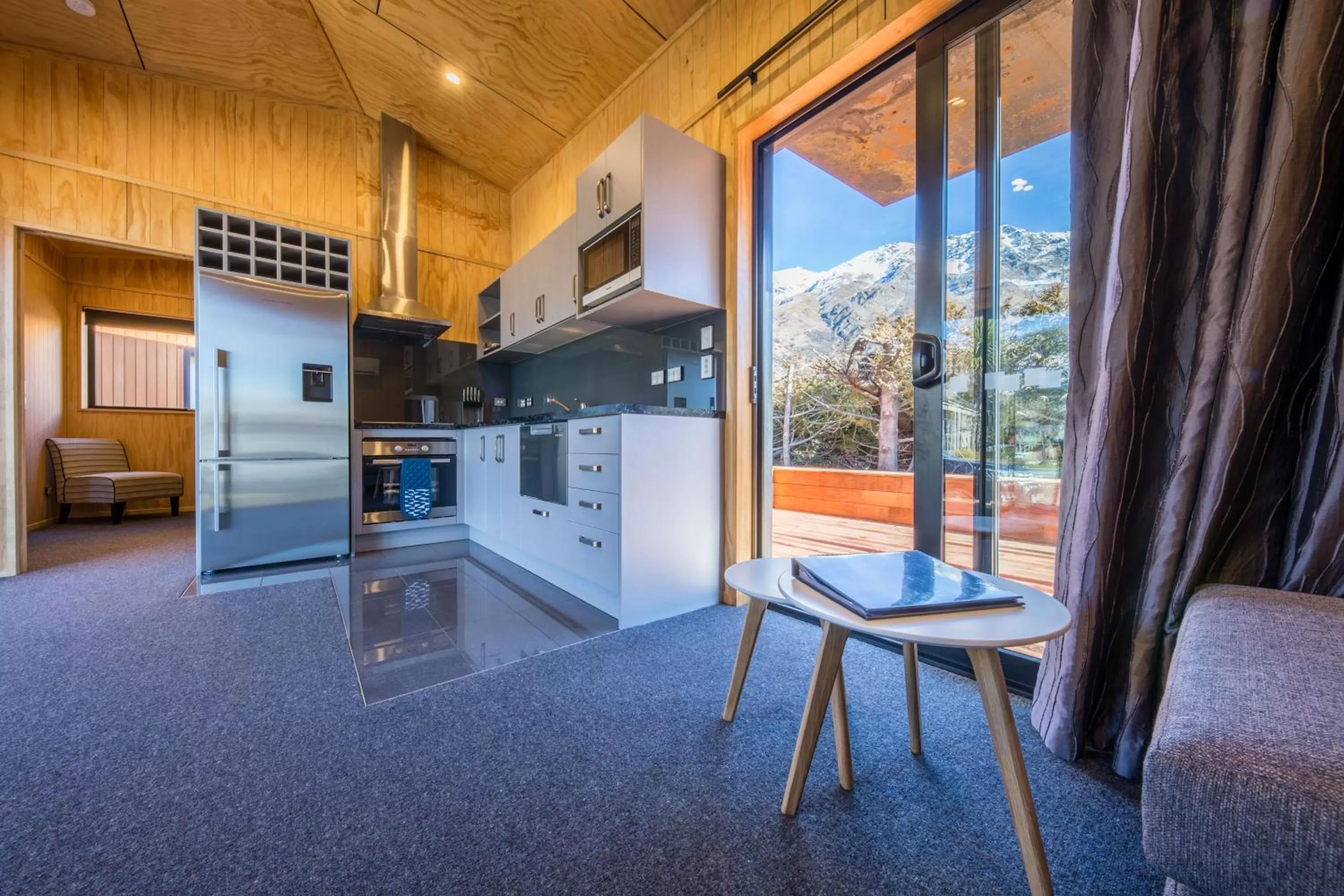 Kitchen or kitchenette, Kitchen/Kitchenette in Apartments at Queenstown TOP 10 Holiday Park