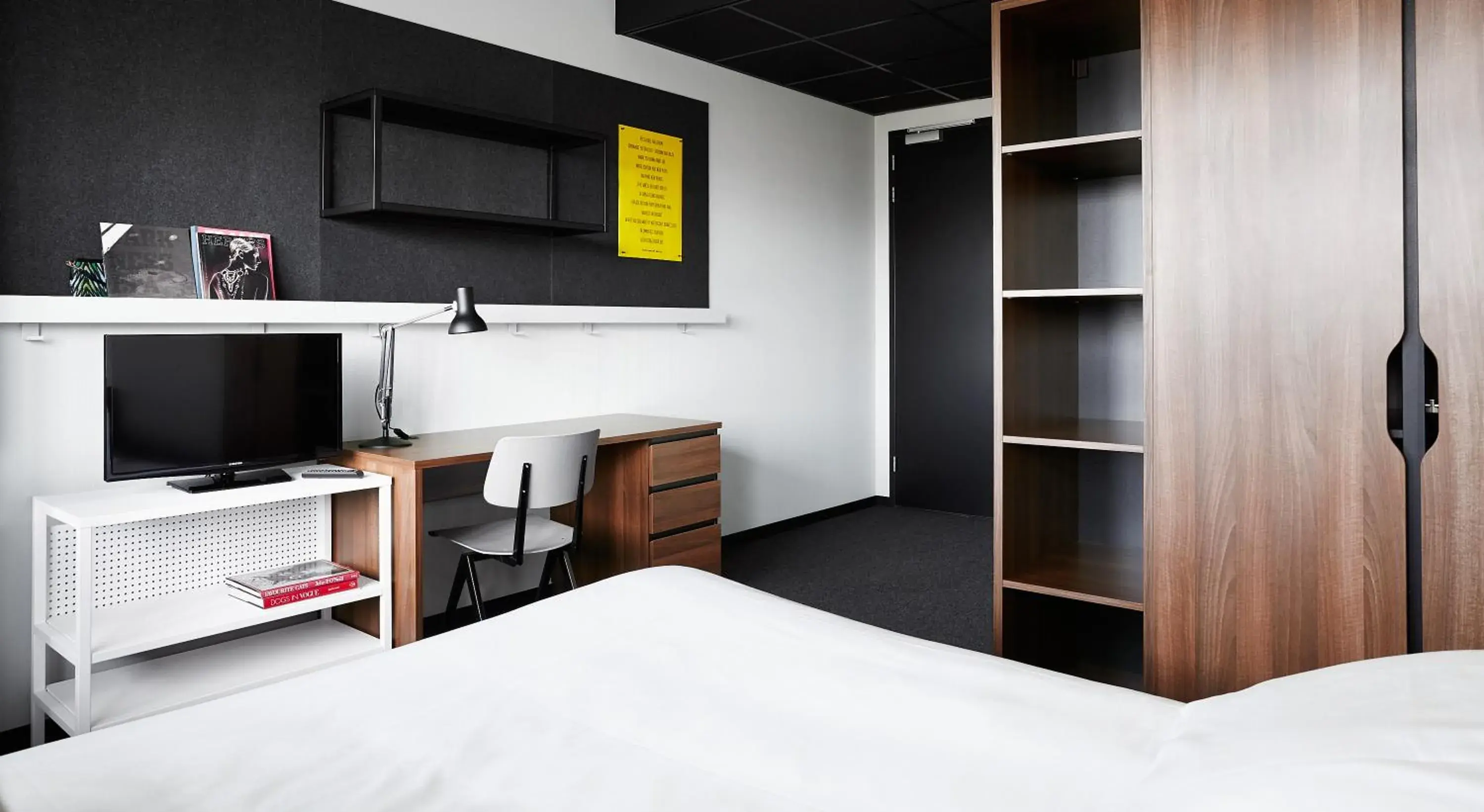Photo of the whole room, Bed in The Social Hub Amsterdam City