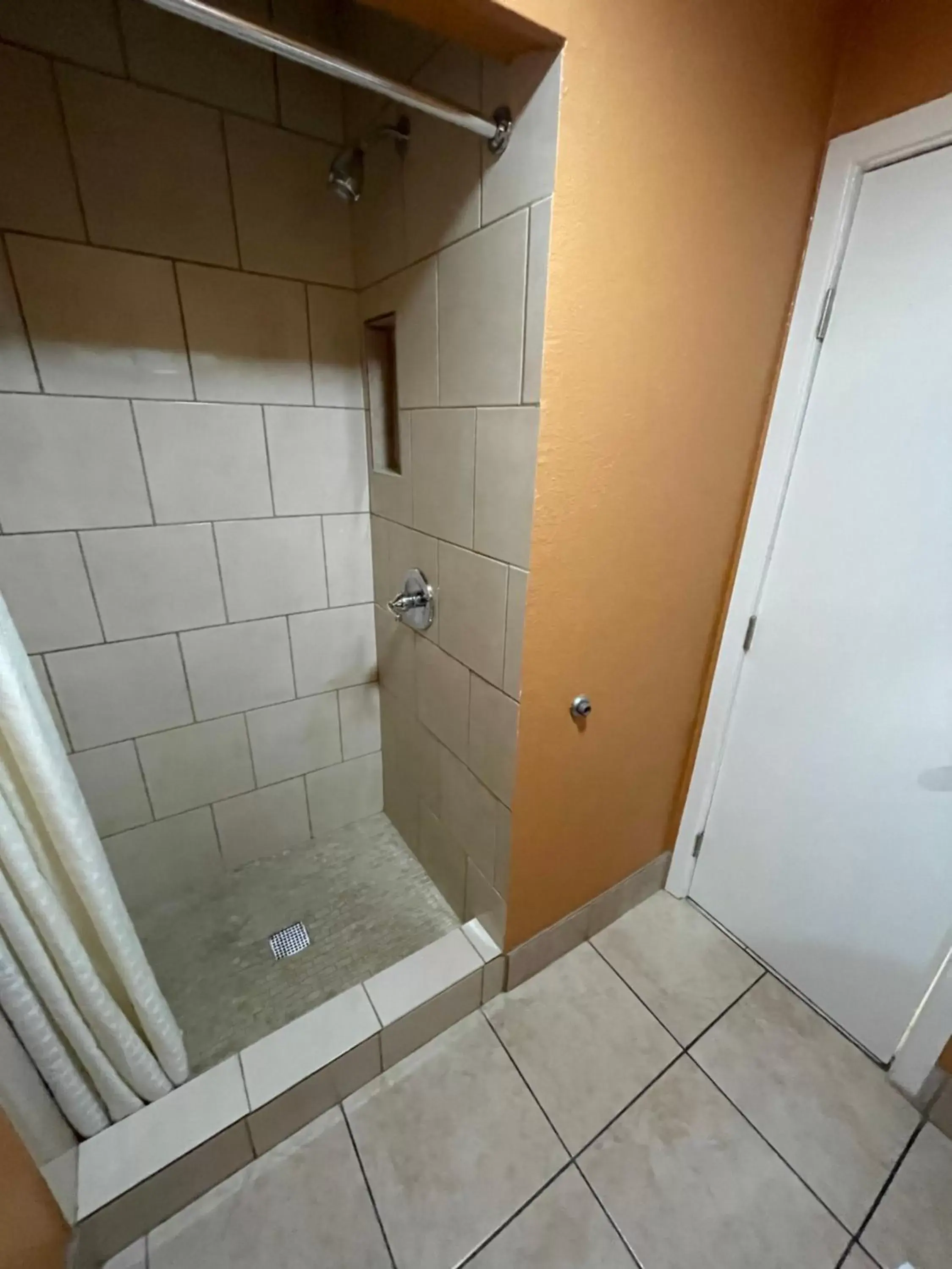Shower, Bathroom in New Corral Motel