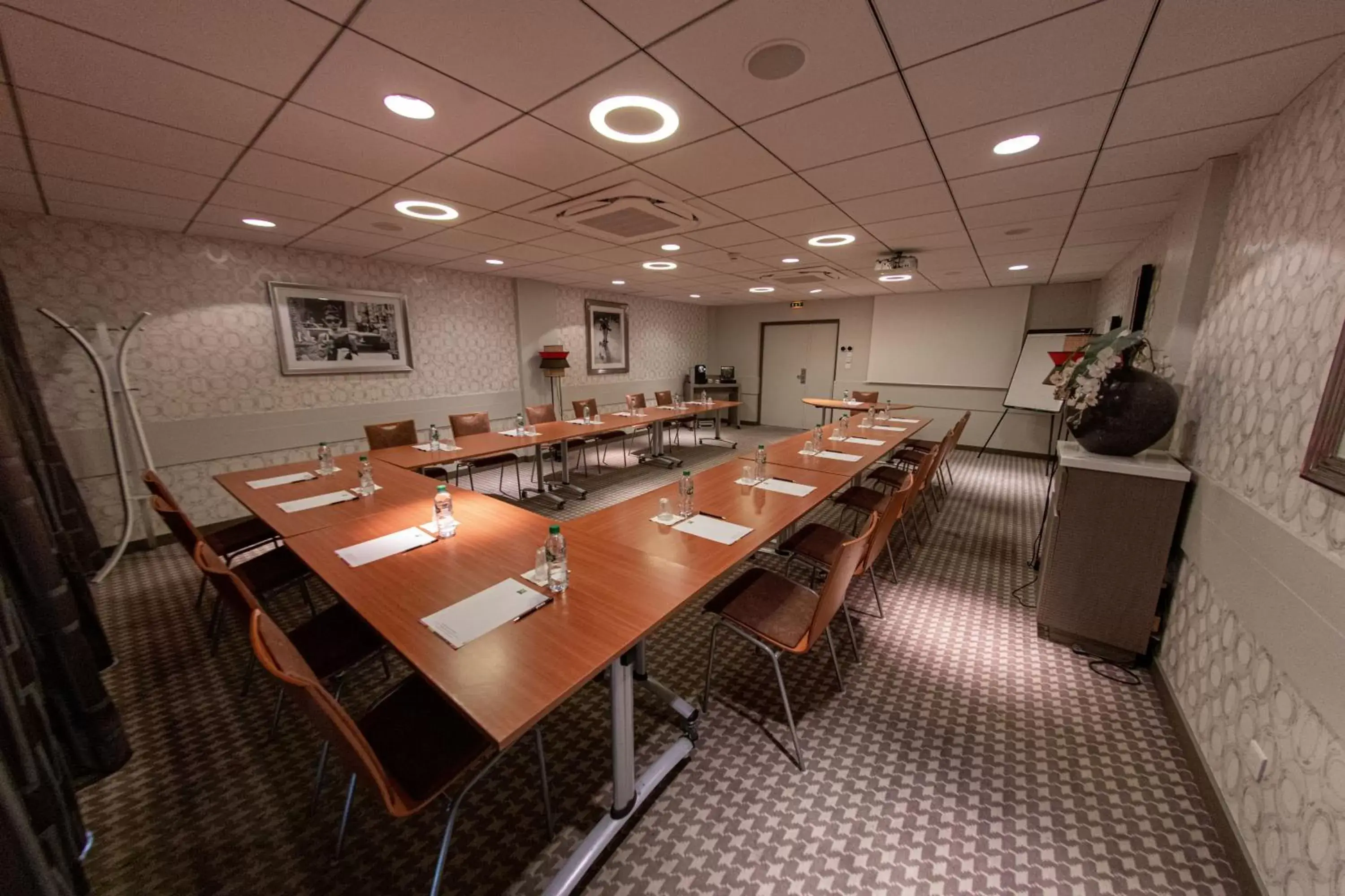 Seating area in ibis Styles Clermont-Ferrand Aéroport