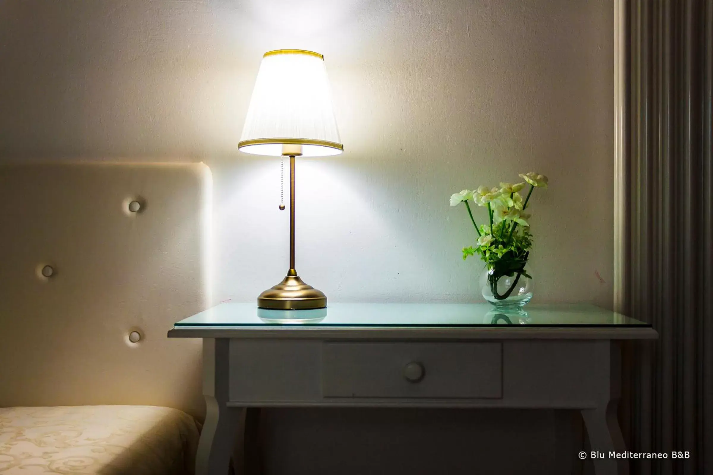 Decorative detail, TV/Entertainment Center in Blu Mediterraneo B&B