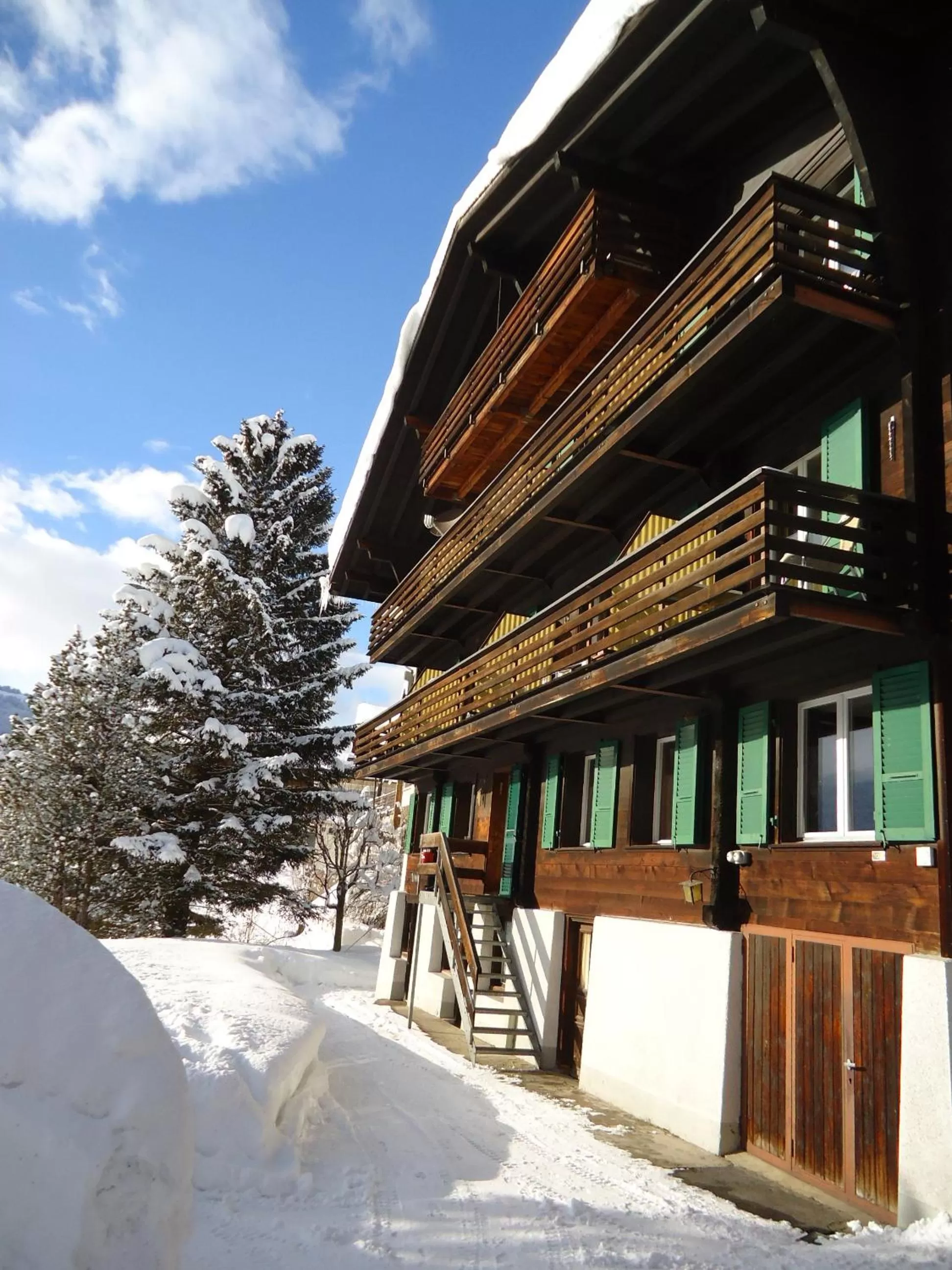 Facade/entrance in Hotel Tschuggen