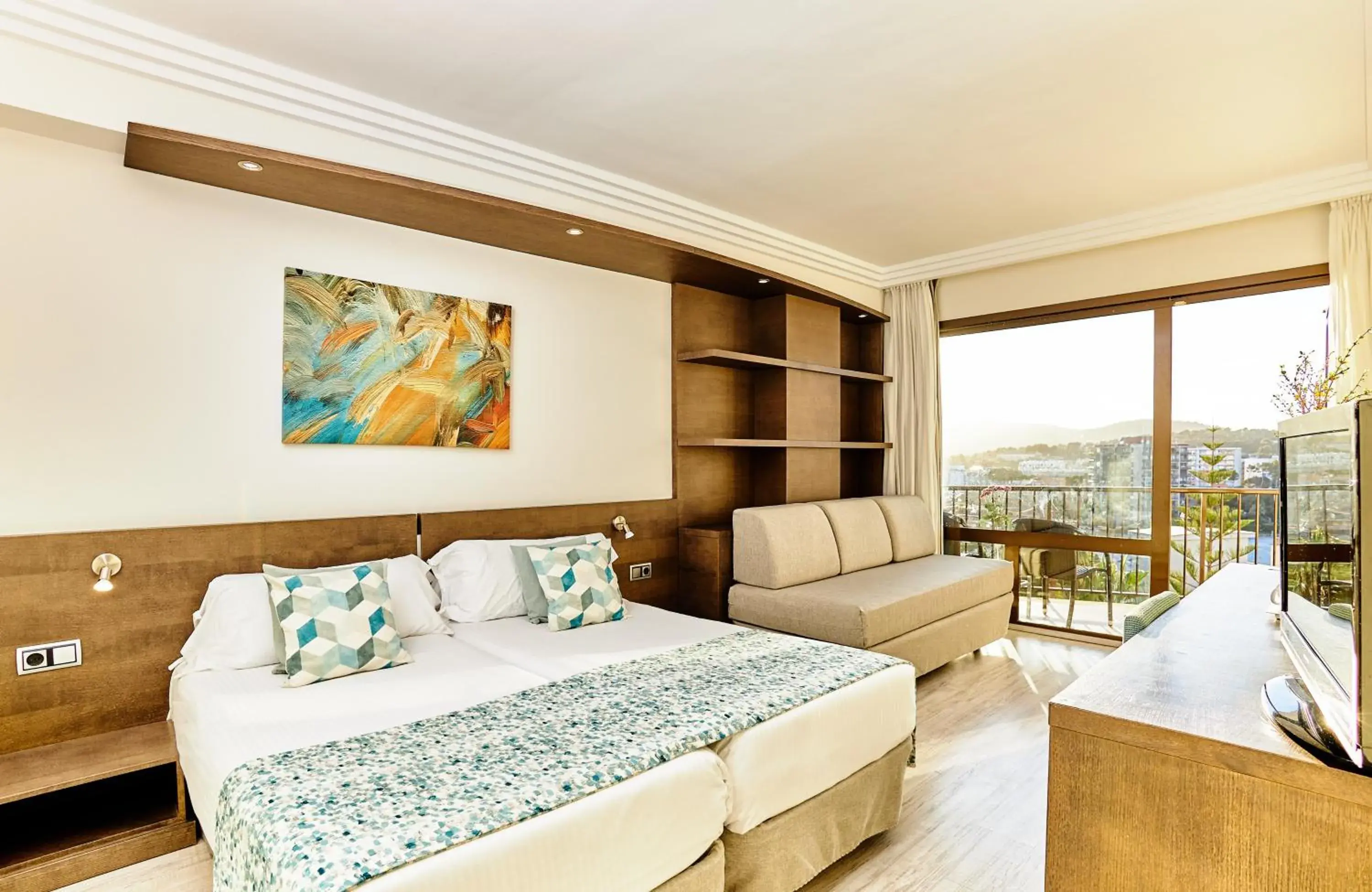 Balcony/Terrace, Bed in Leonardo Royal Hotel Mallorca
