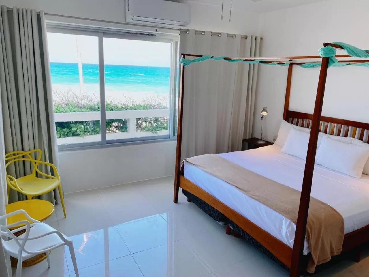 Bed in Rocamar Hotel Isla Mujeres