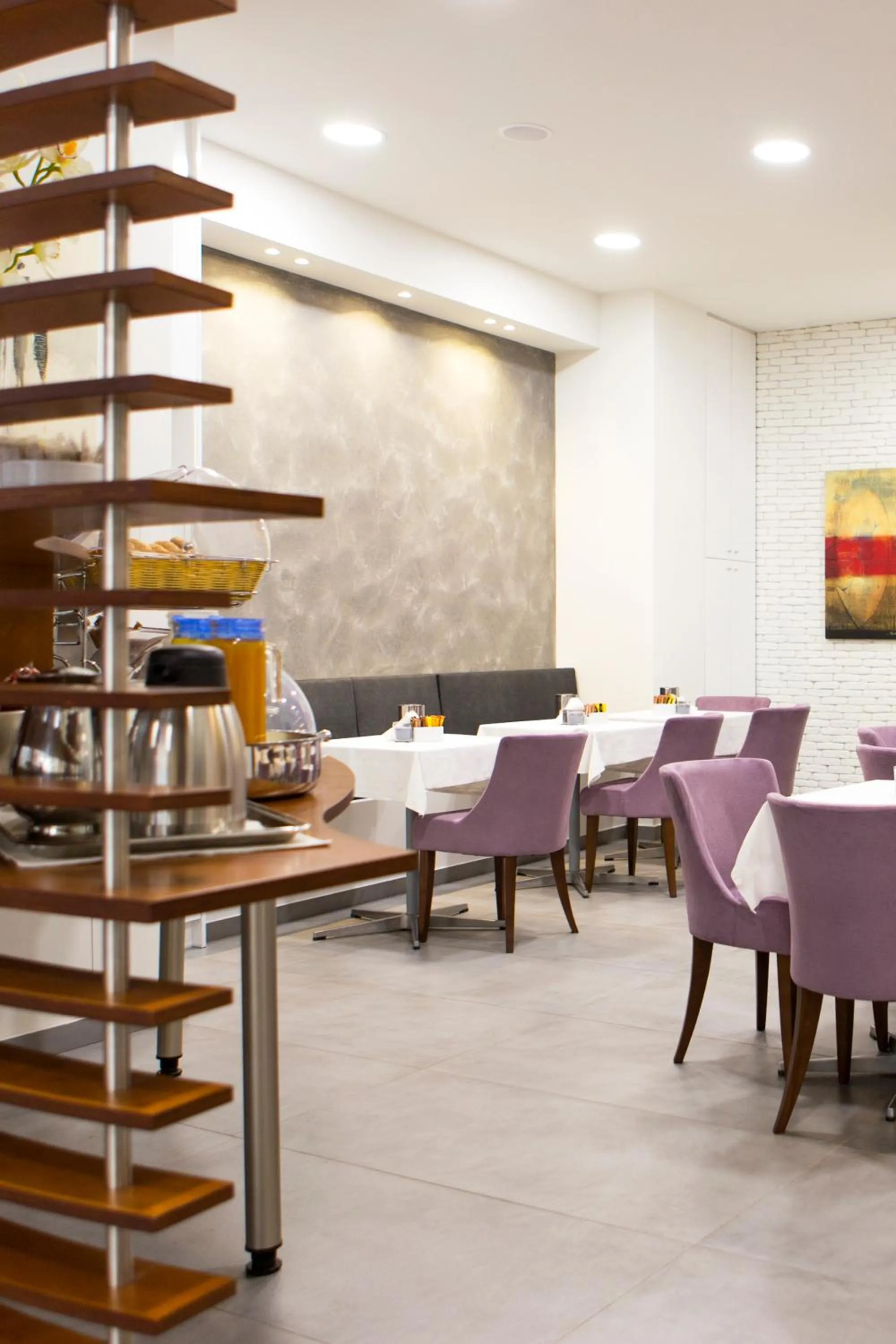 Restaurant/places to eat in Pan Hotel