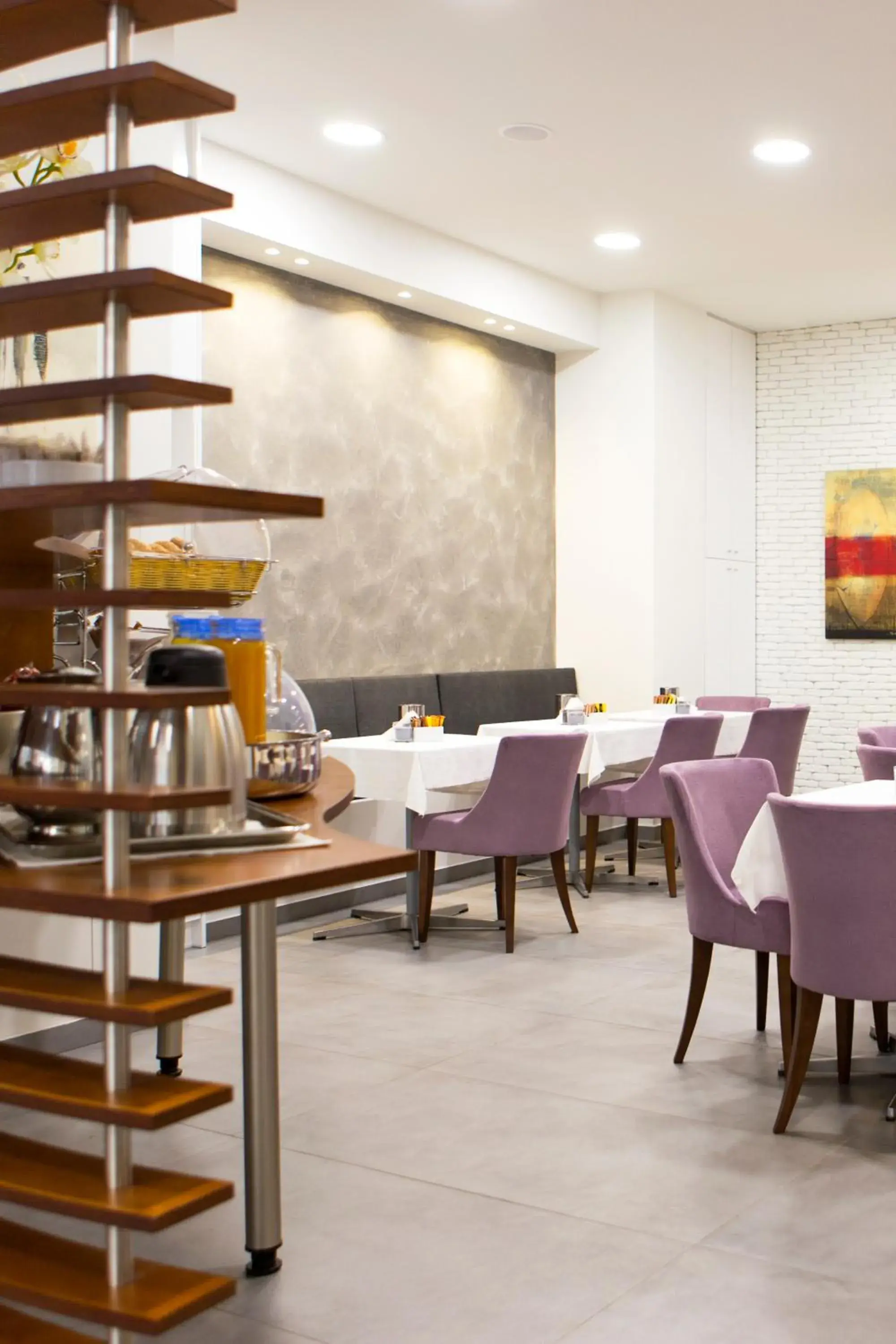 Restaurant/Places to Eat in Pan Hotel