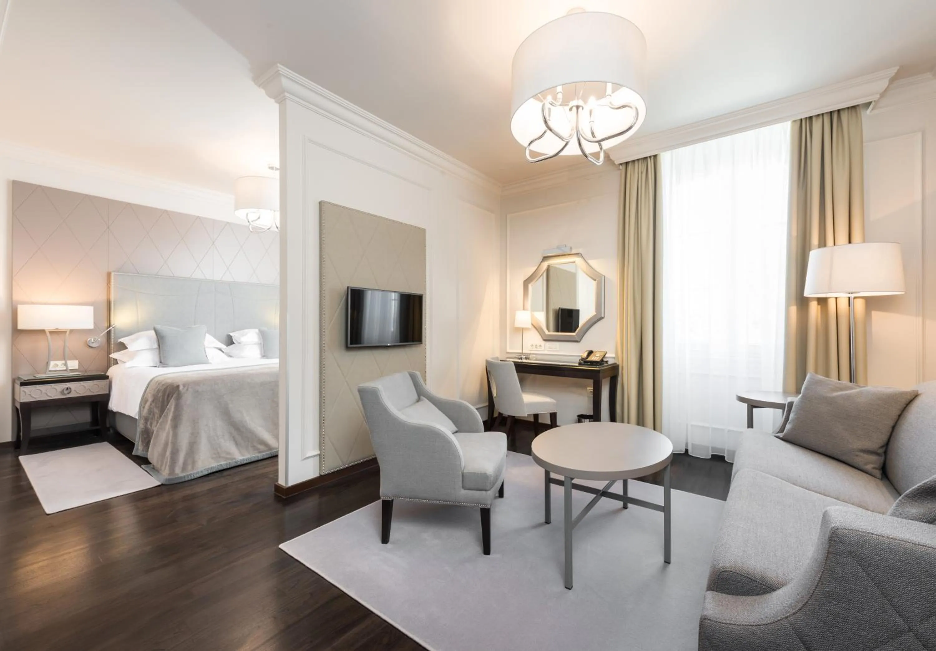 Seating area, Bed in Bastion Heritage Hotel