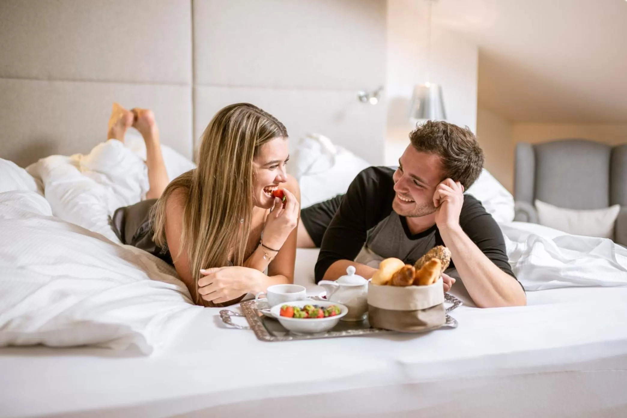 People, Bed in Das Reisch