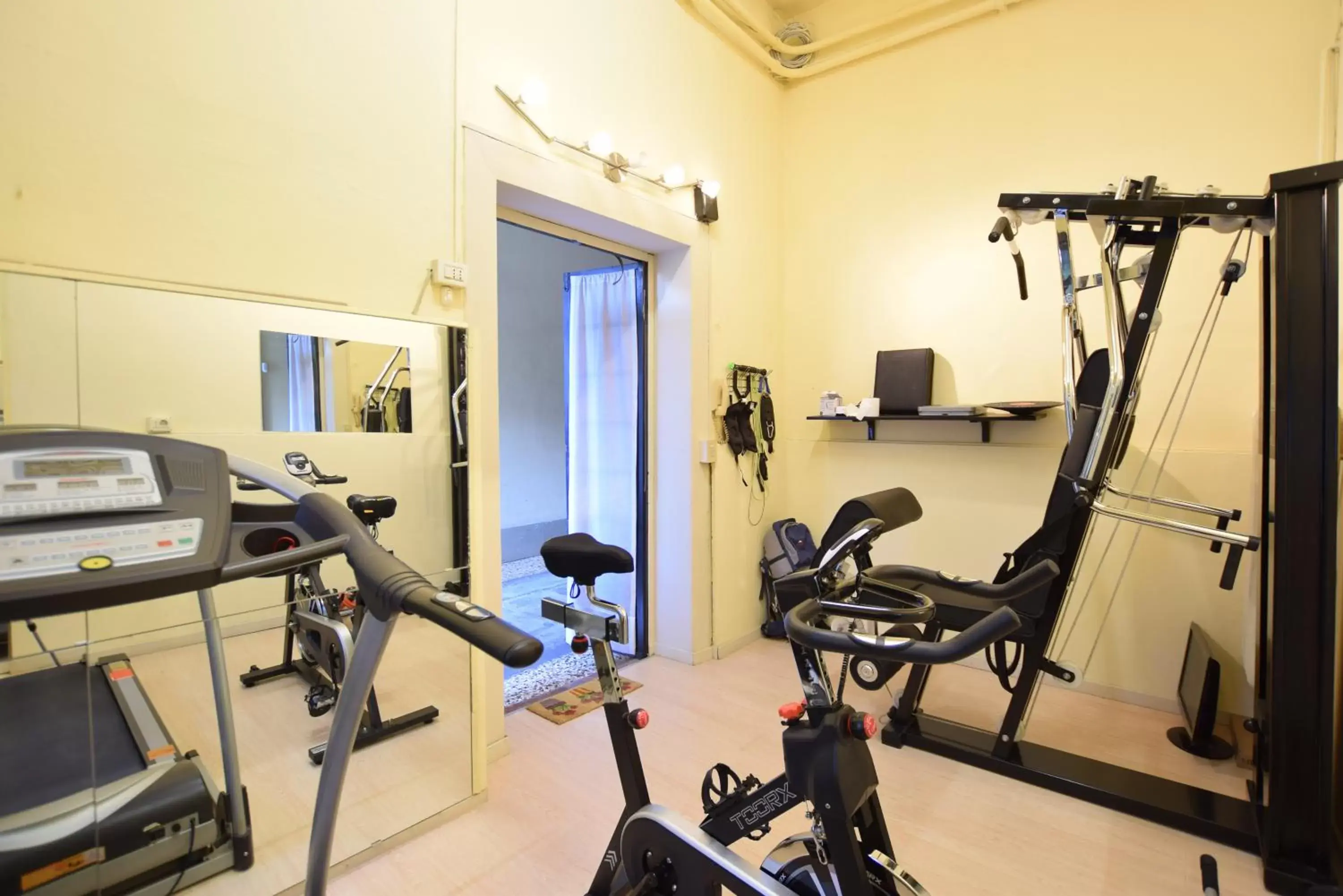 Fitness centre/facilities, Fitness Center/Facilities in Isola Memmia