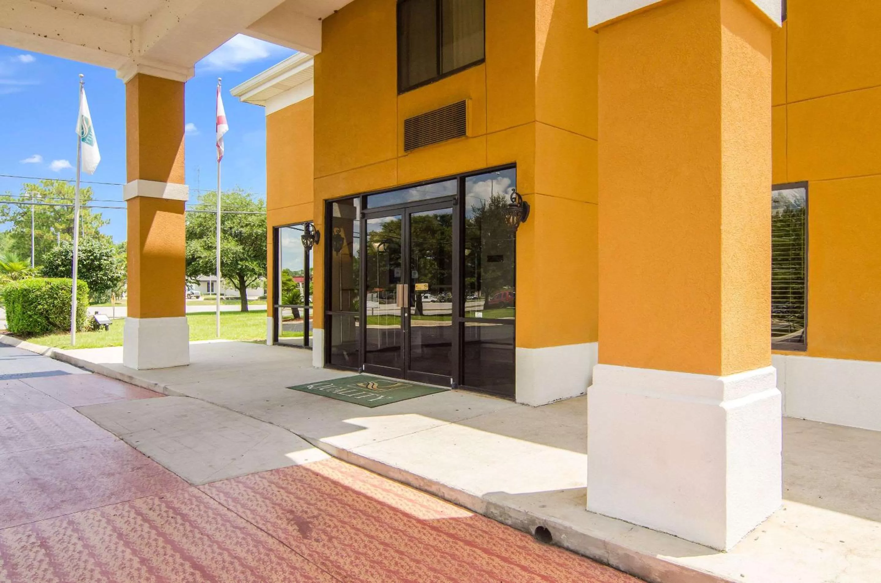 Property building in Quality Inn near University of Mobile