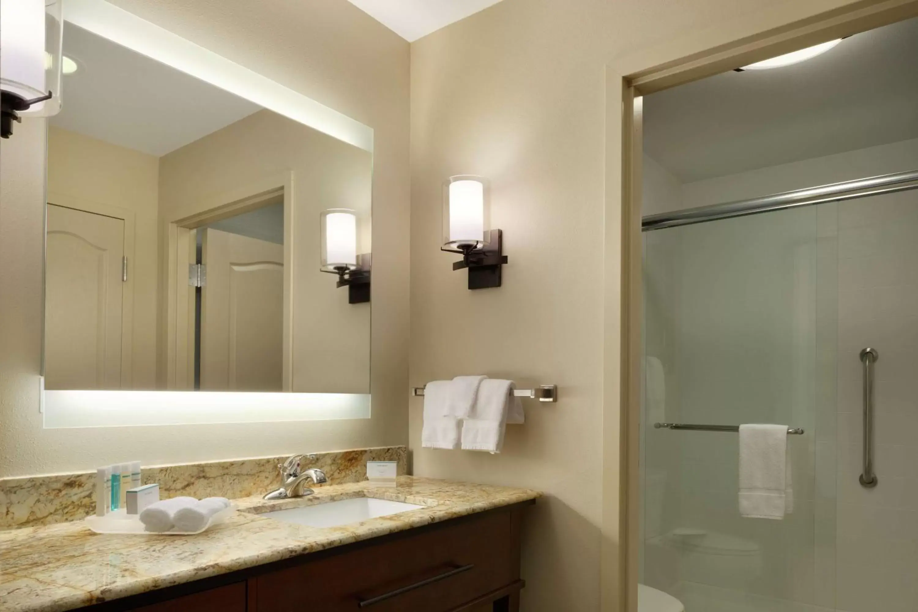 Bathroom in Homewood Suites by Hilton Kalamazoo-Portage
