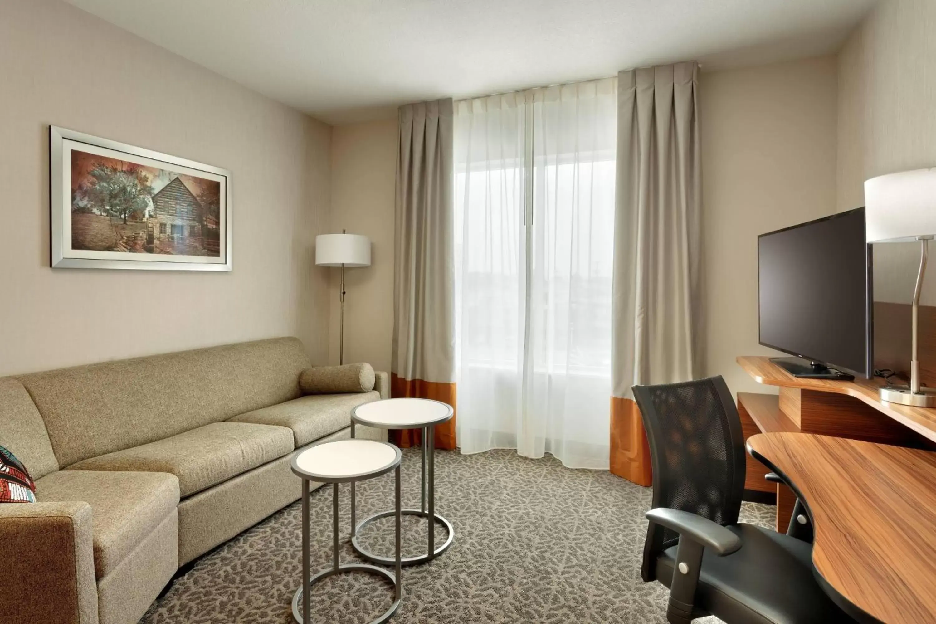 Living room, Seating Area in Fairfield Inn & Suites by Marriott Springfield North