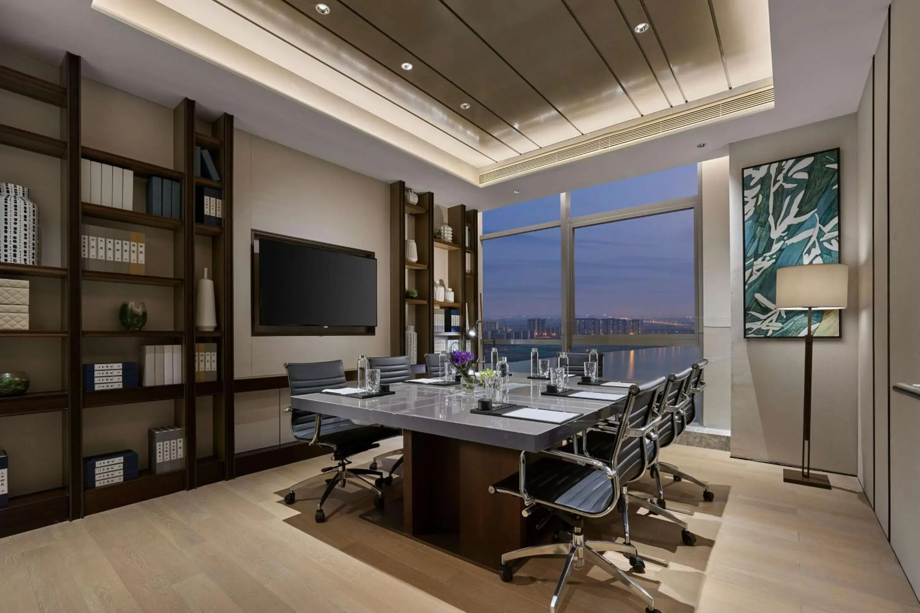 Property building in Hilton Suzhou Yinshan Lake Property building in Hilton Suzhou Yinshan Lake