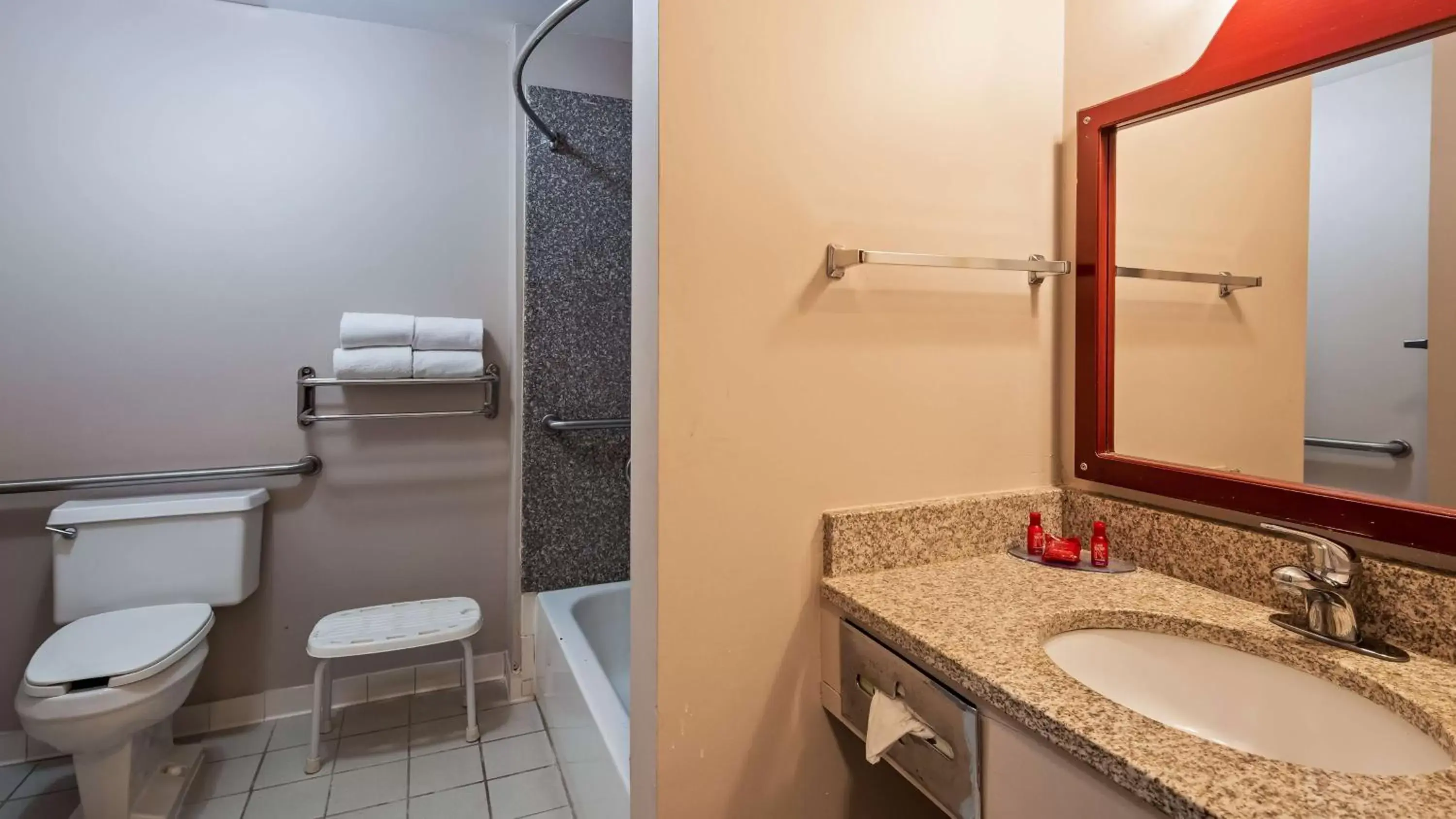 Bathroom in SureStay Plus Hotel by Best Western Auburn