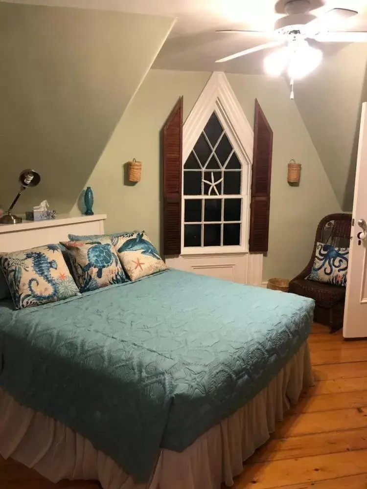 Queen Room with shower in Fisherman's Daughter B&B Queen Room with shower in Fisherman's Daughter B&B