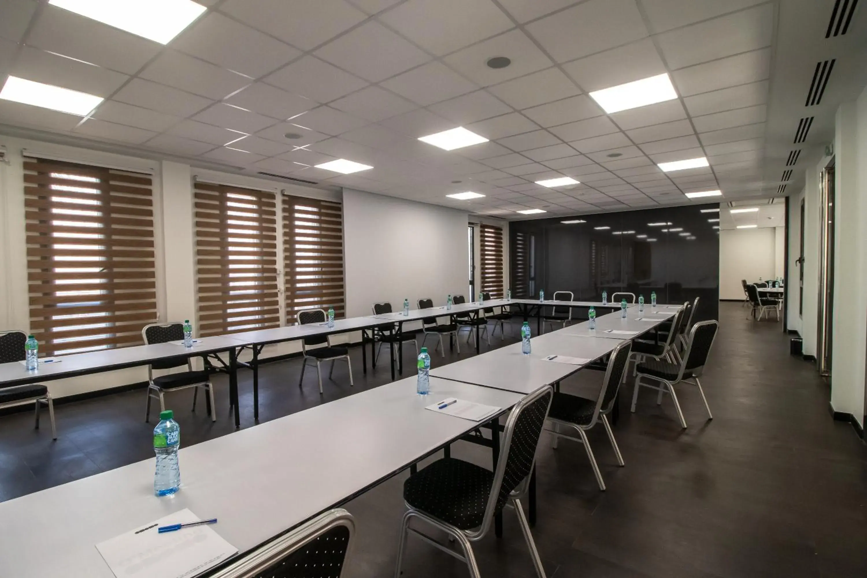 Business facilities in ONOMO Hotel Dakar