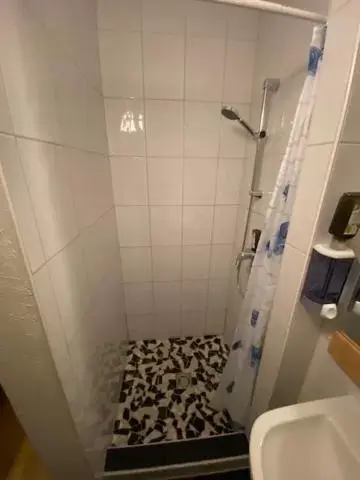 Budget Double Room in Hotel Wildschütz Basic Budget Double Room in Hotel Wildschütz Basic