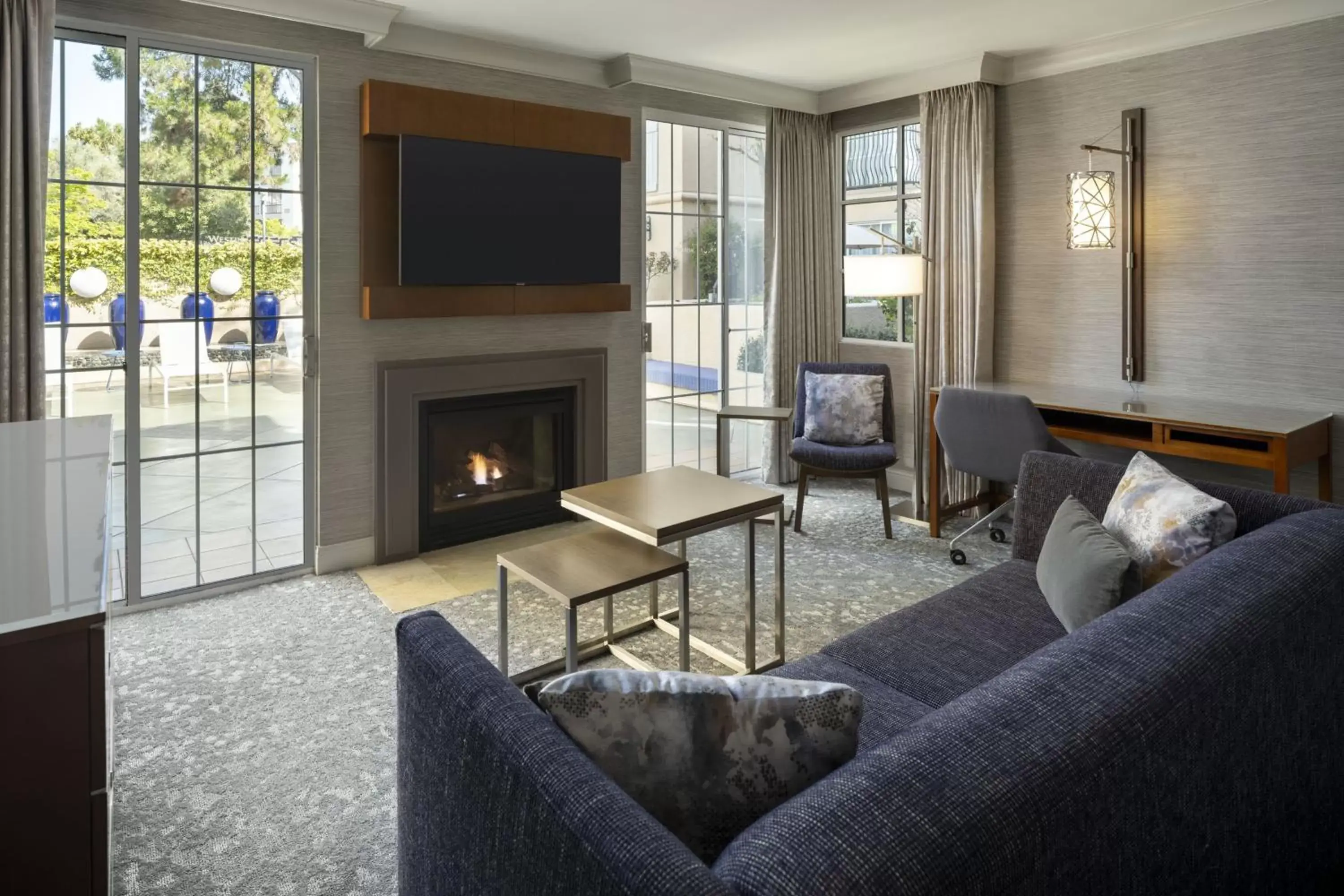 Photo of the whole room, Seating Area in The Westin Palo Alto