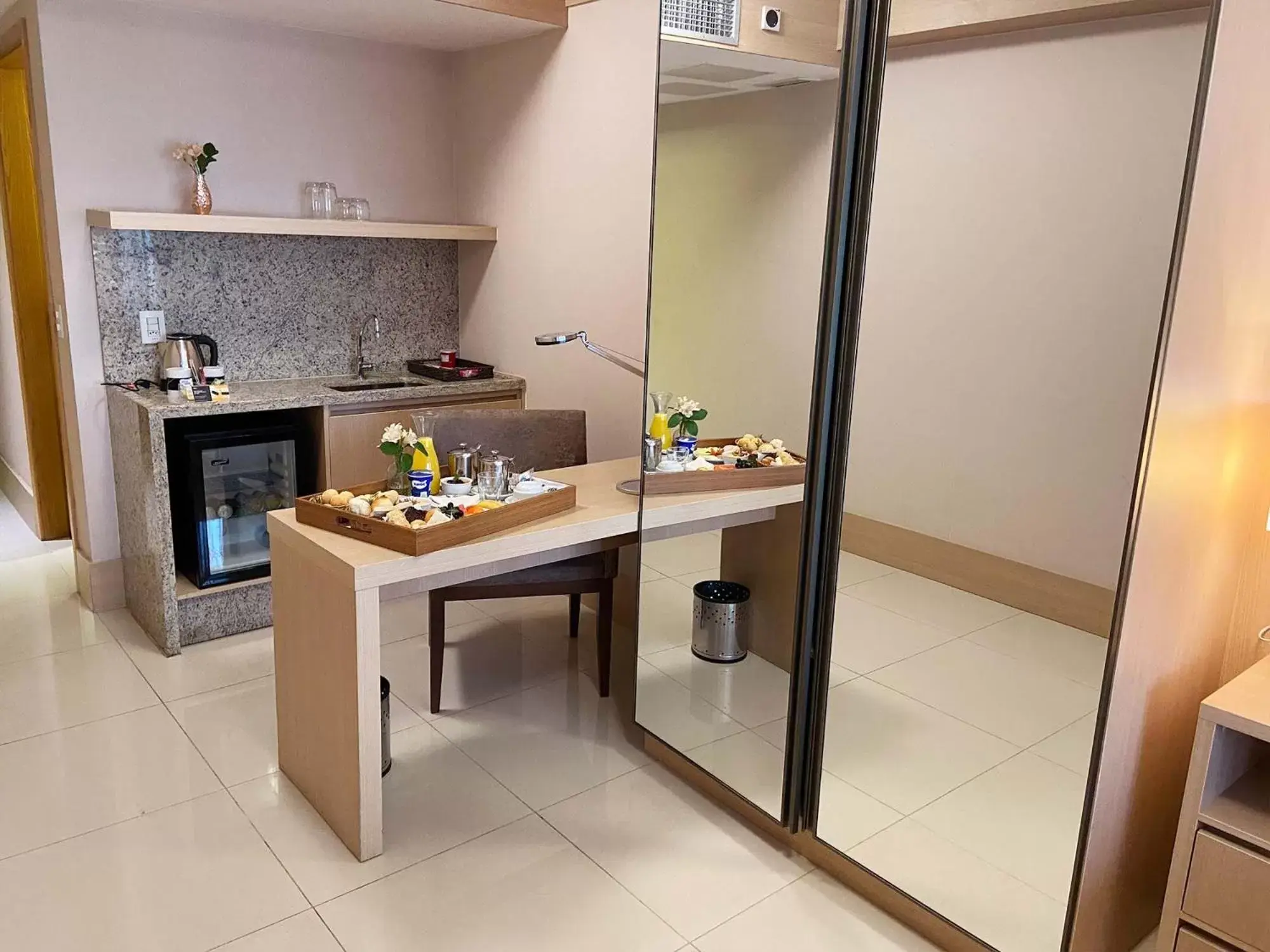 Kitchen or kitchenette, Kitchen/Kitchenette in Cullinan Hplus Premium