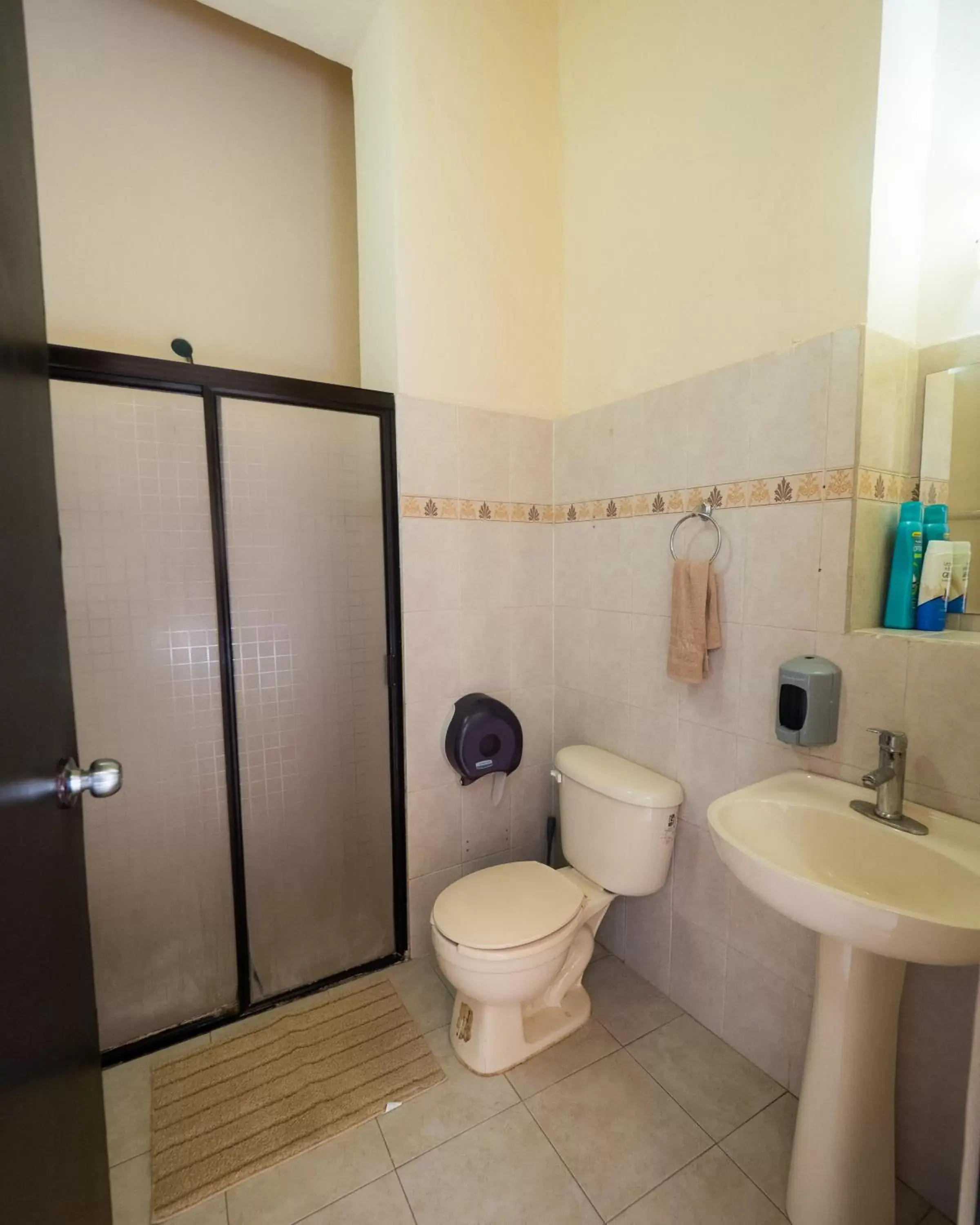 Shower, Bathroom in Nido Colibrí - Zona Remate de Paseo Montejo