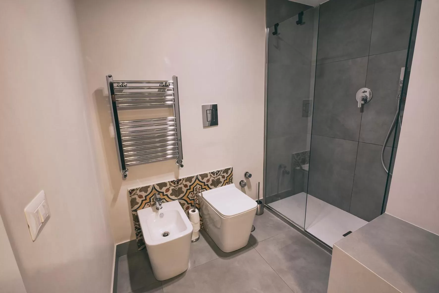 Shower, Bathroom in Up25