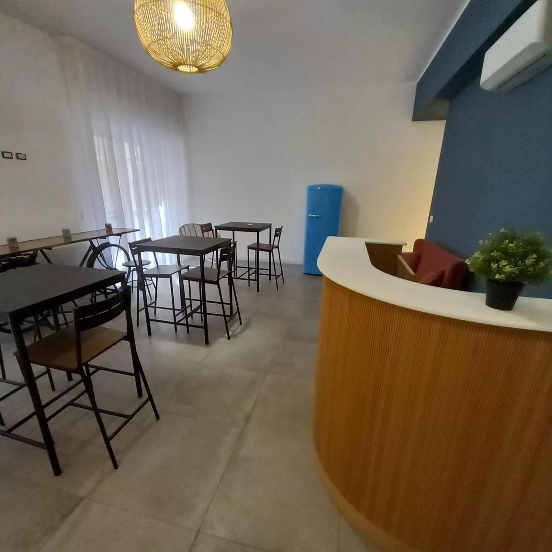 Breakfast, Restaurant/Places to Eat in Ross Family Suites