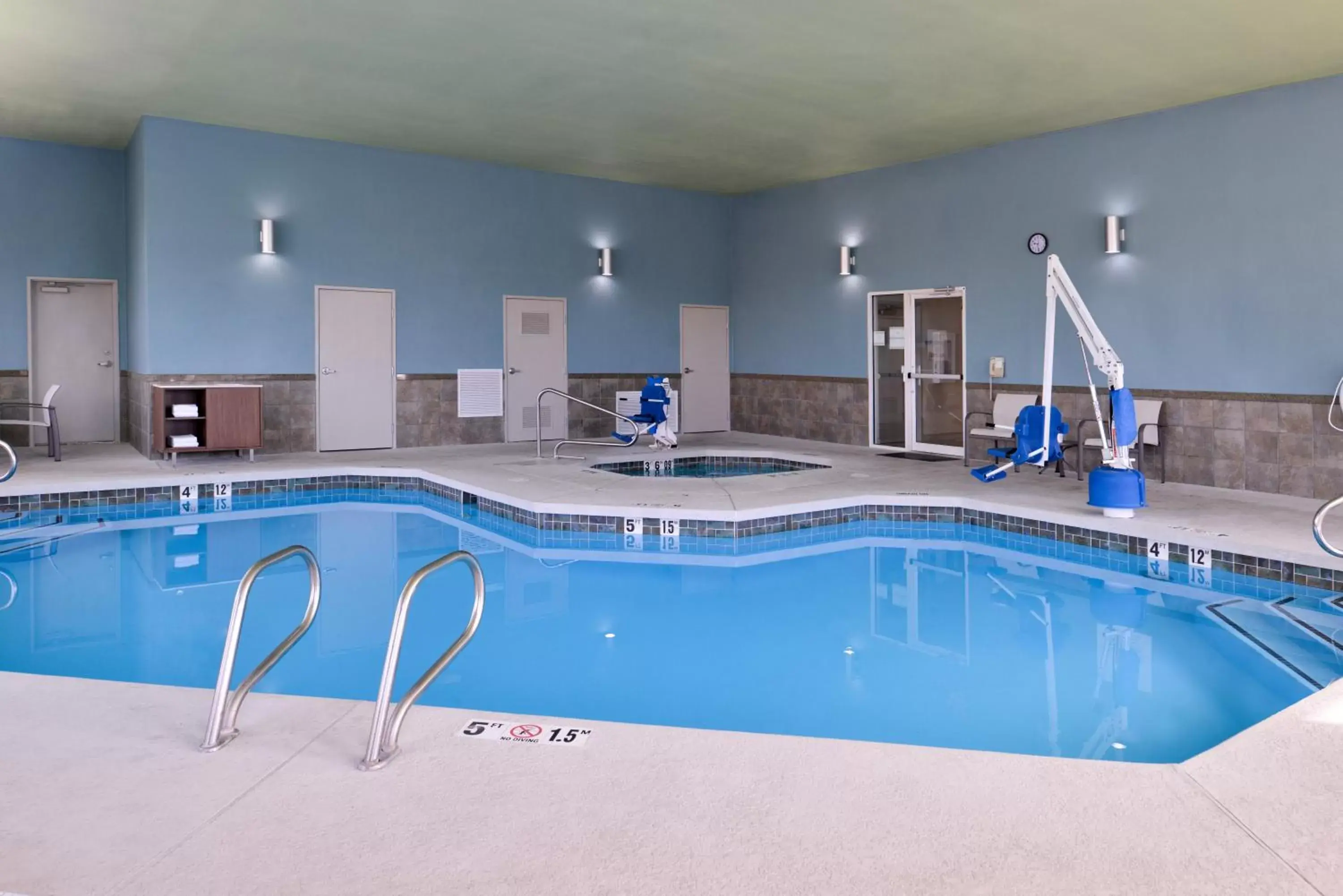 Swimming Pool in Holiday Inn Express Hotel & Suites Farmington, an IHG Hotel