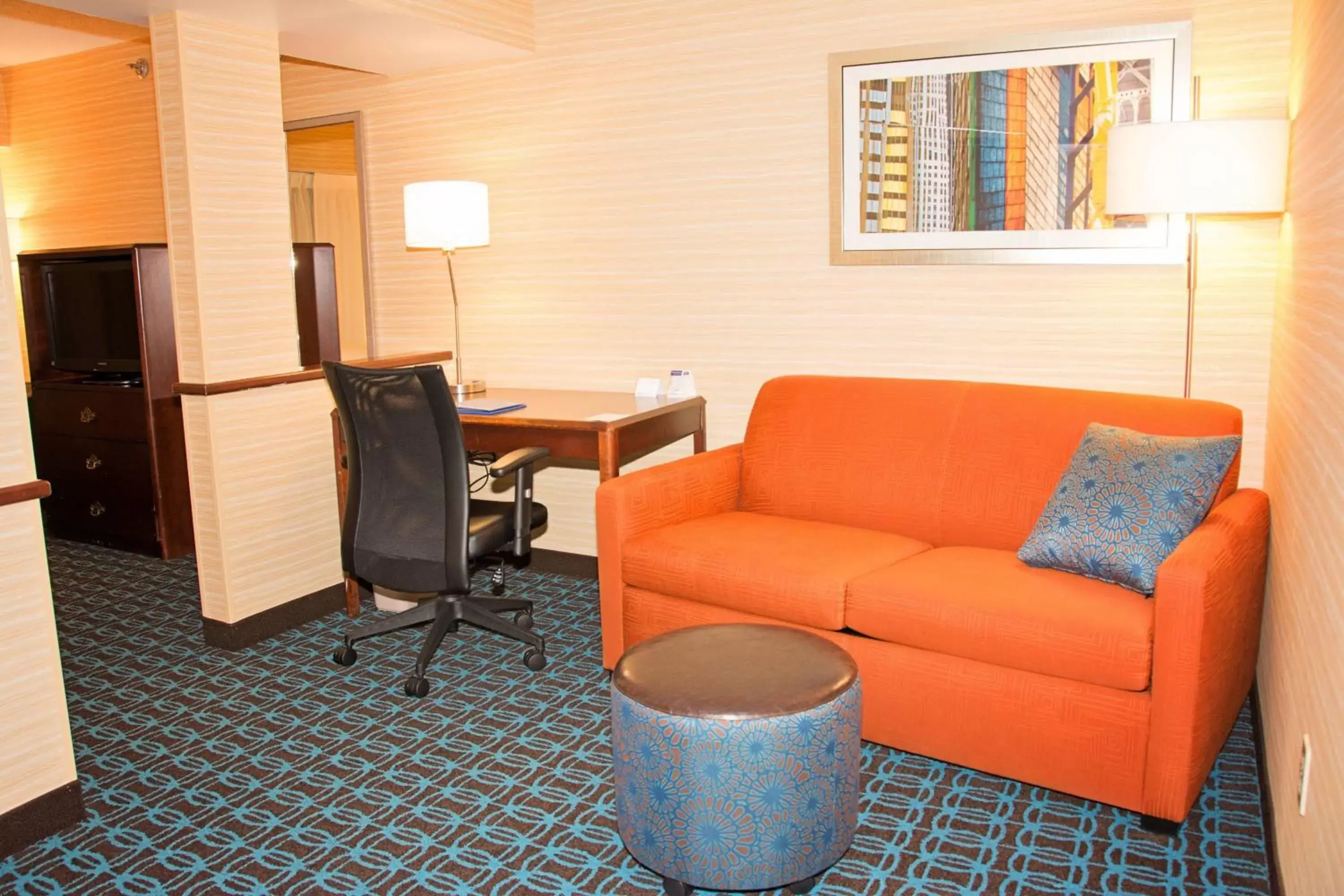 Living room, Seating Area in Fairfield Inn & Suites Butler