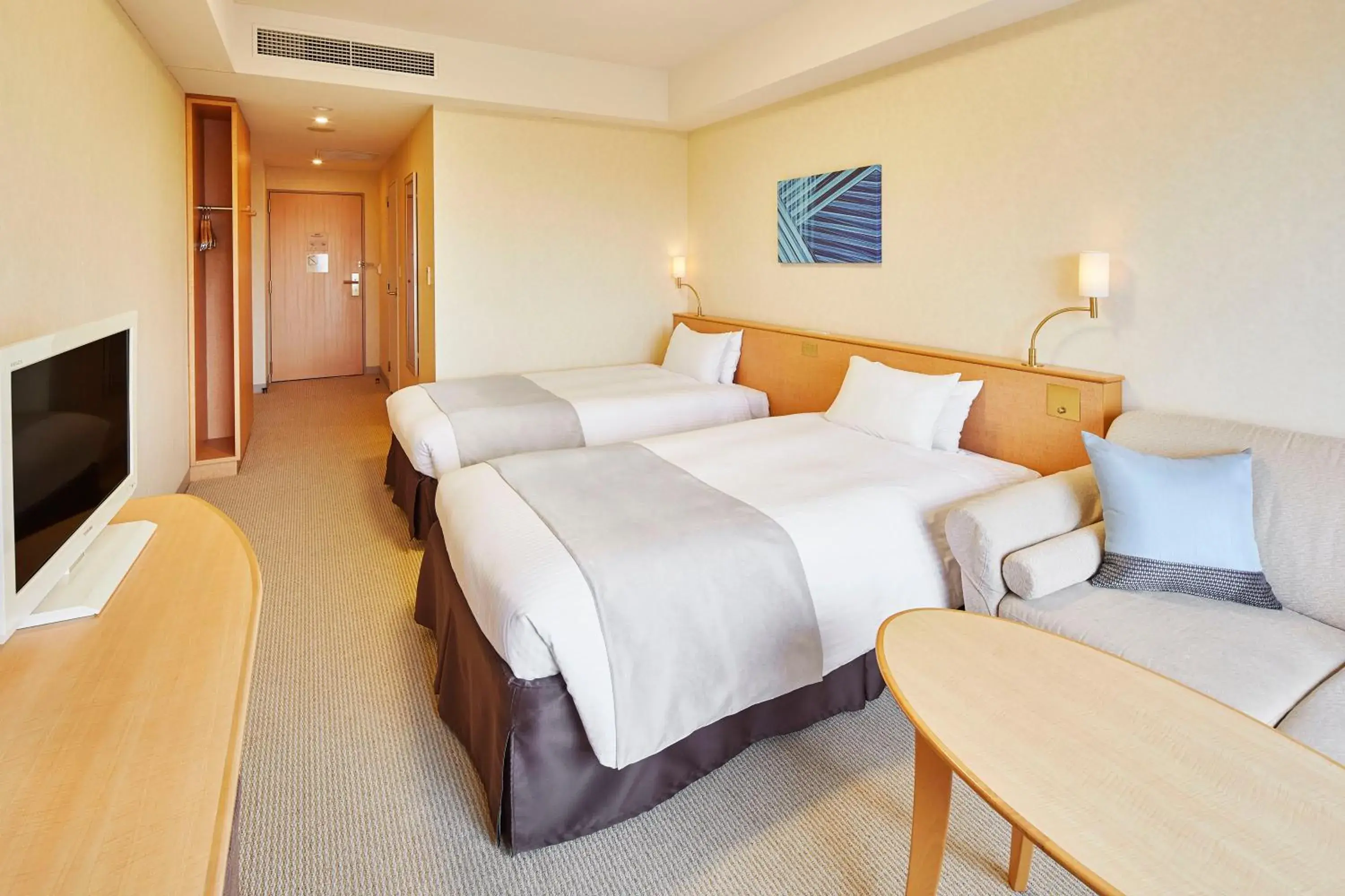 Photo of the whole room, Bed in Hotel Emion Tokyo Bay